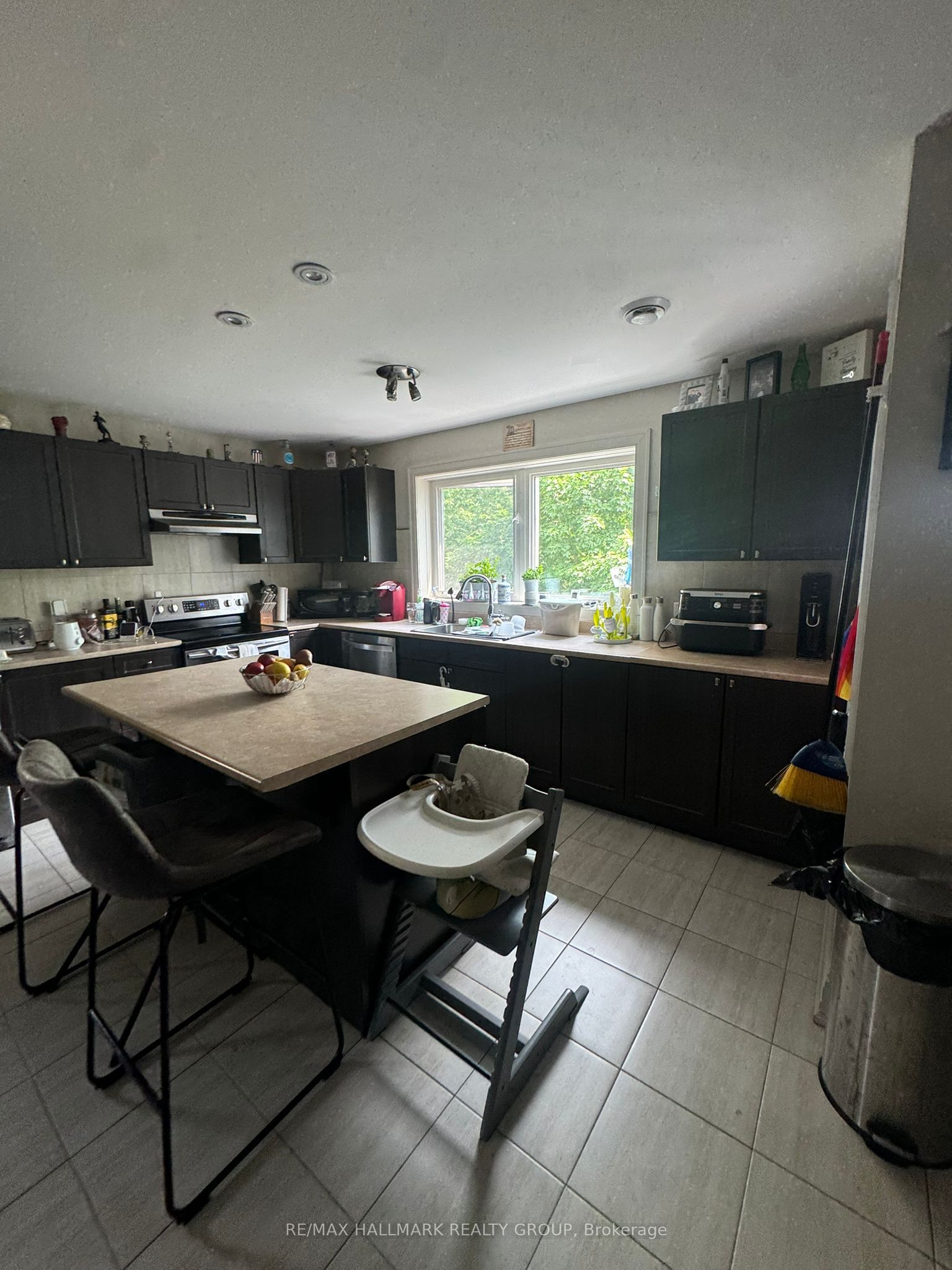 138 Lees Avenue 2 Property Photo 5