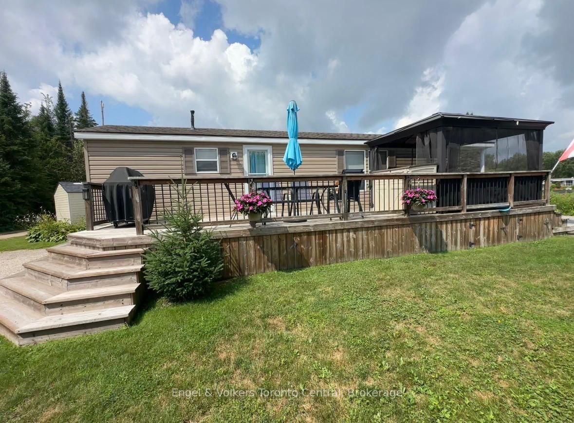 7489 Sideroad 5 E T115 Property Photo 21