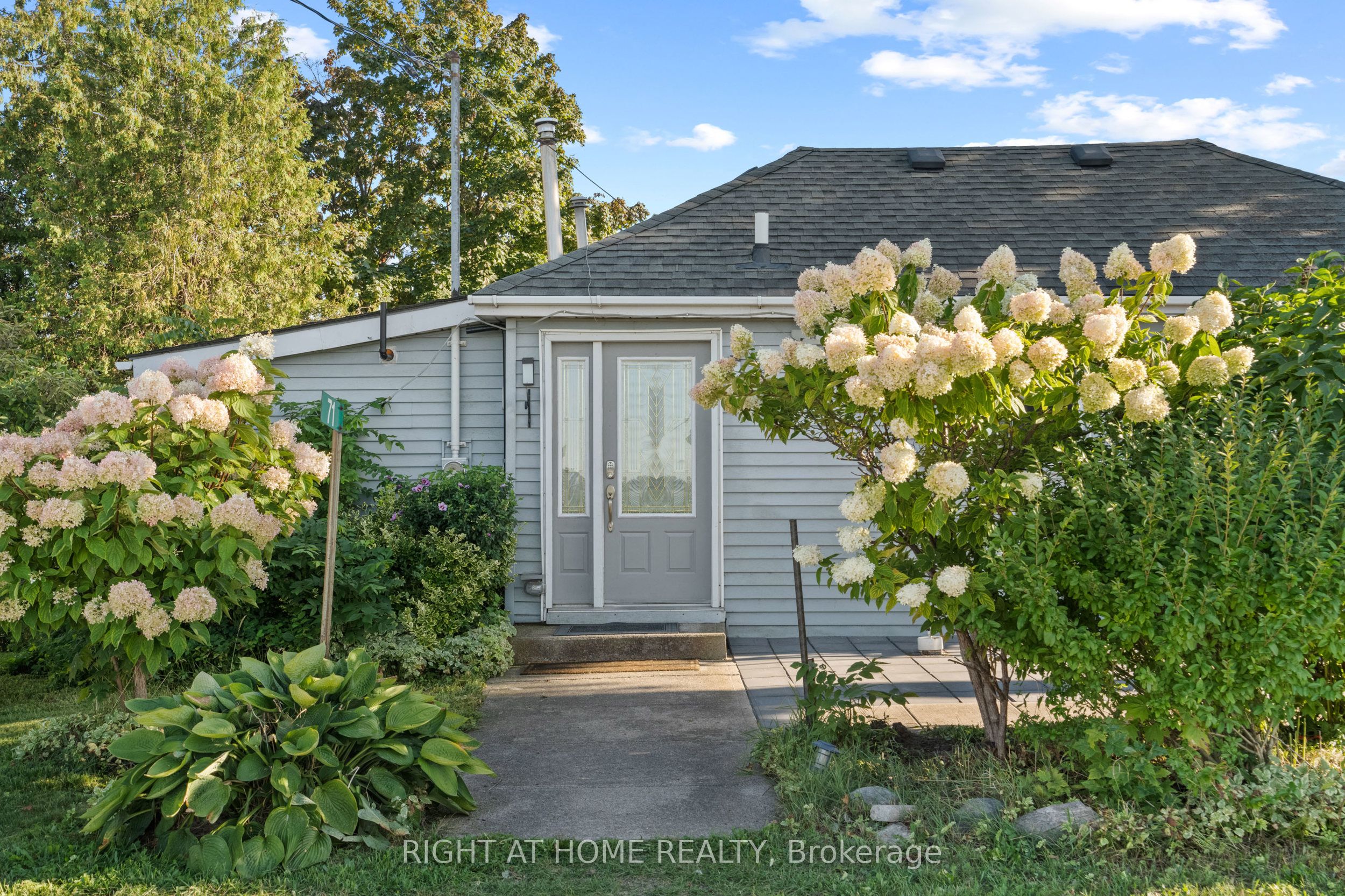 71 Lighthouse Dr Drive Property Photo 2