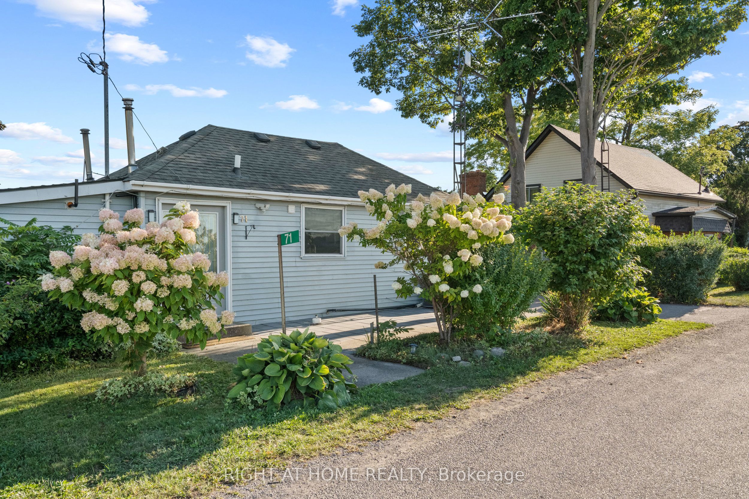 71 Lighthouse Dr Drive Property Photo 3