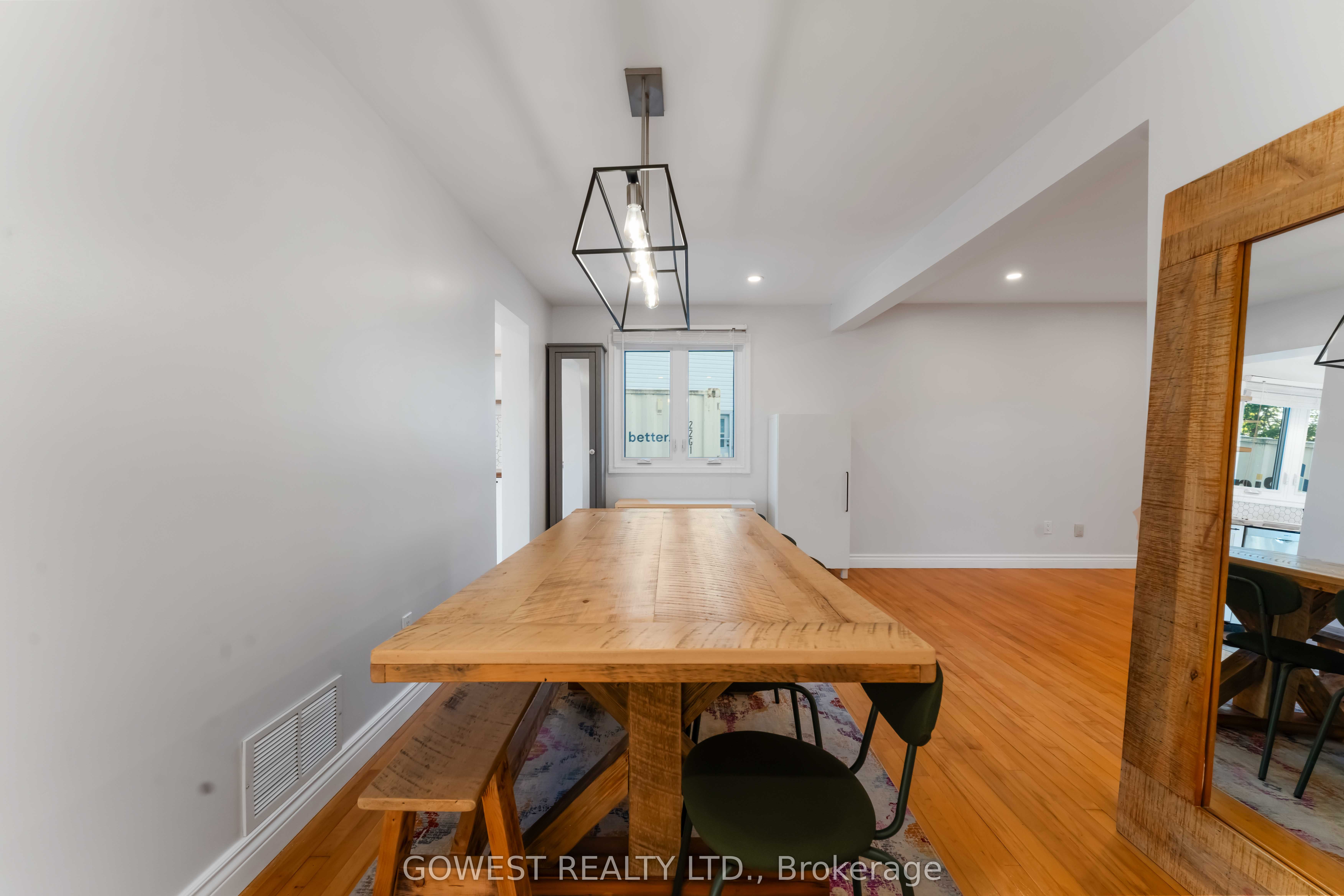 94 Fieldgate Drive Property Photo 5
