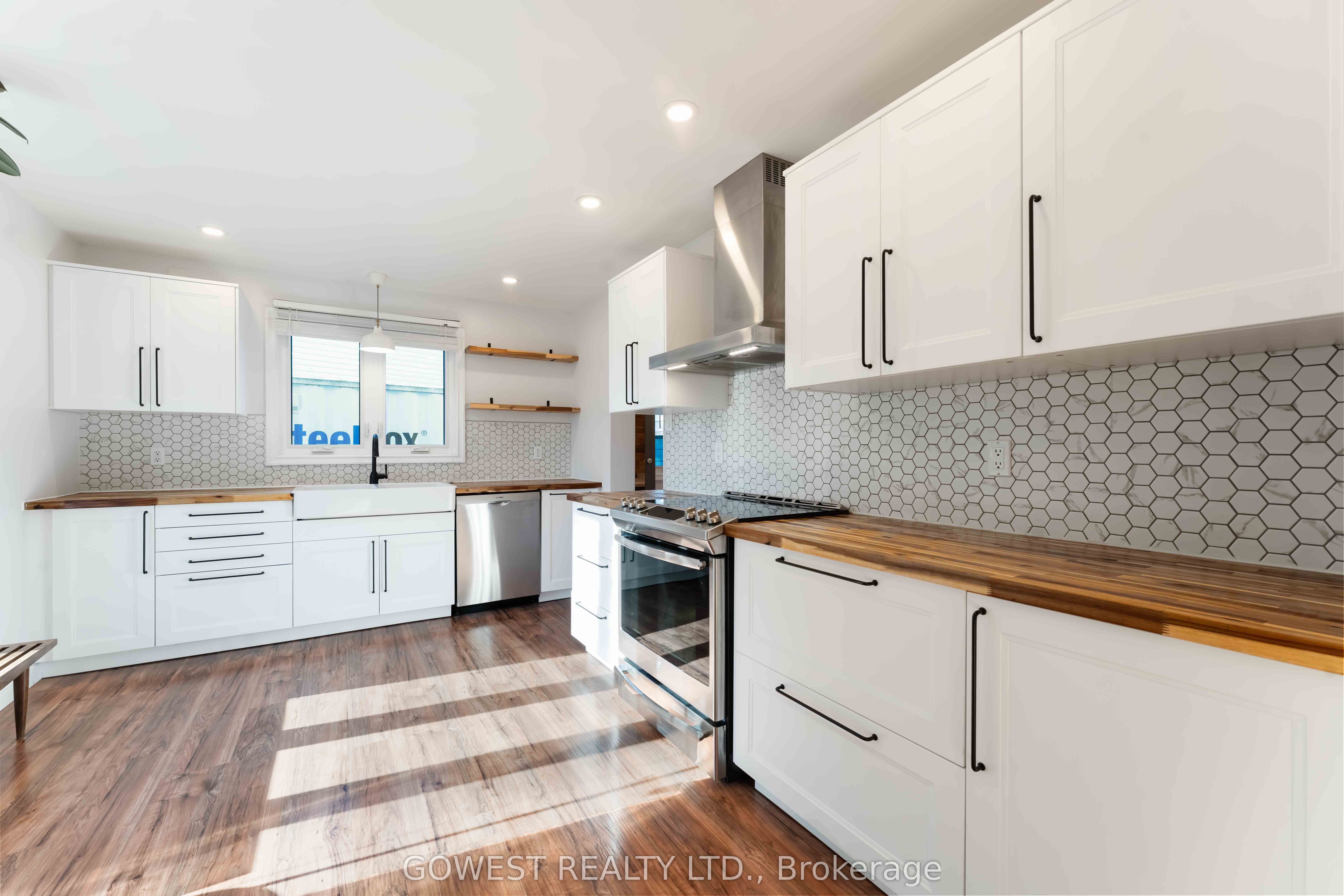 94 Fieldgate Drive Property Photo 11