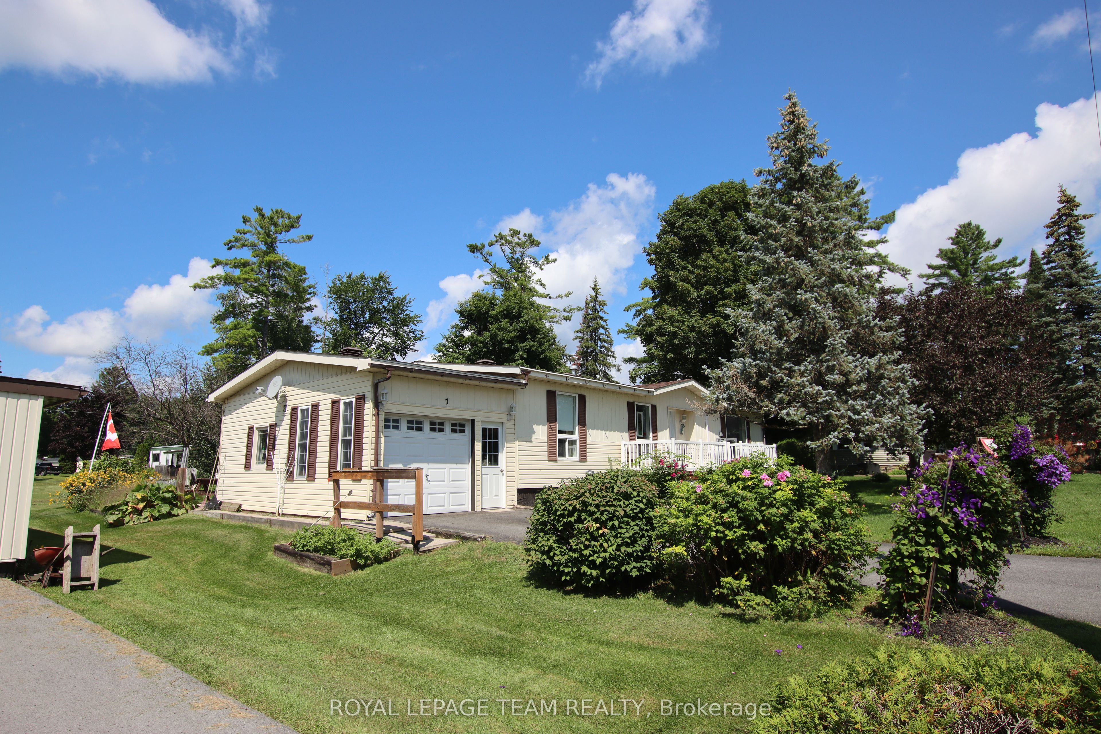 7 Woodside Lane Property Photo 2