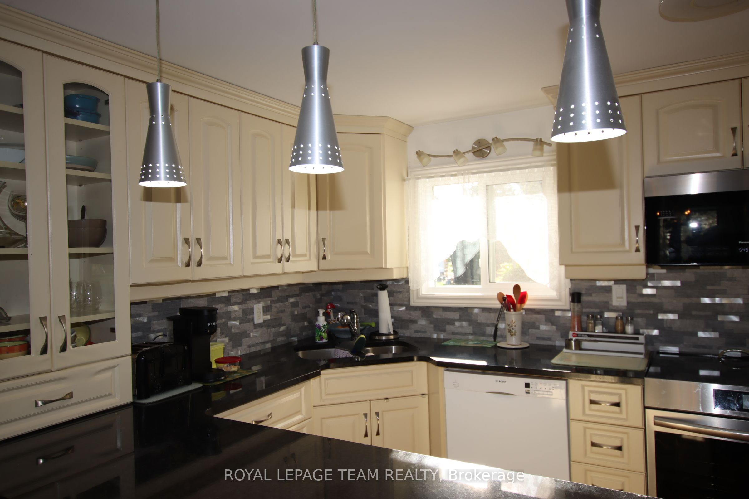 7 Woodside Lane Property Photo 9