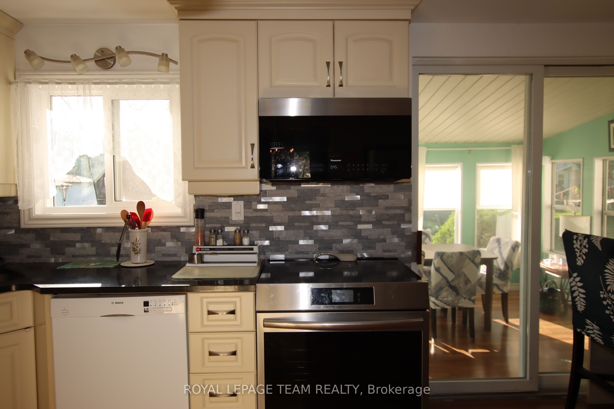 7 Woodside Lane Property Photo 11