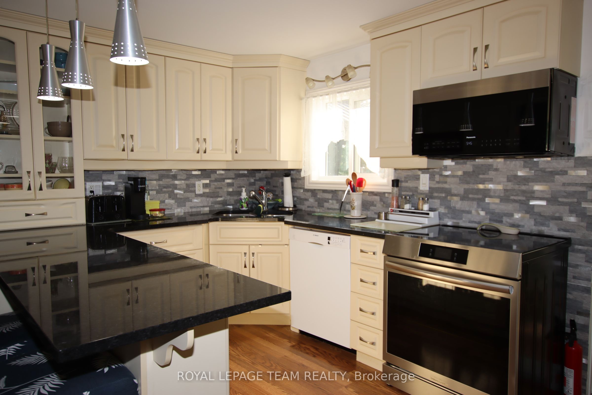 7 Woodside Lane Property Photo 12