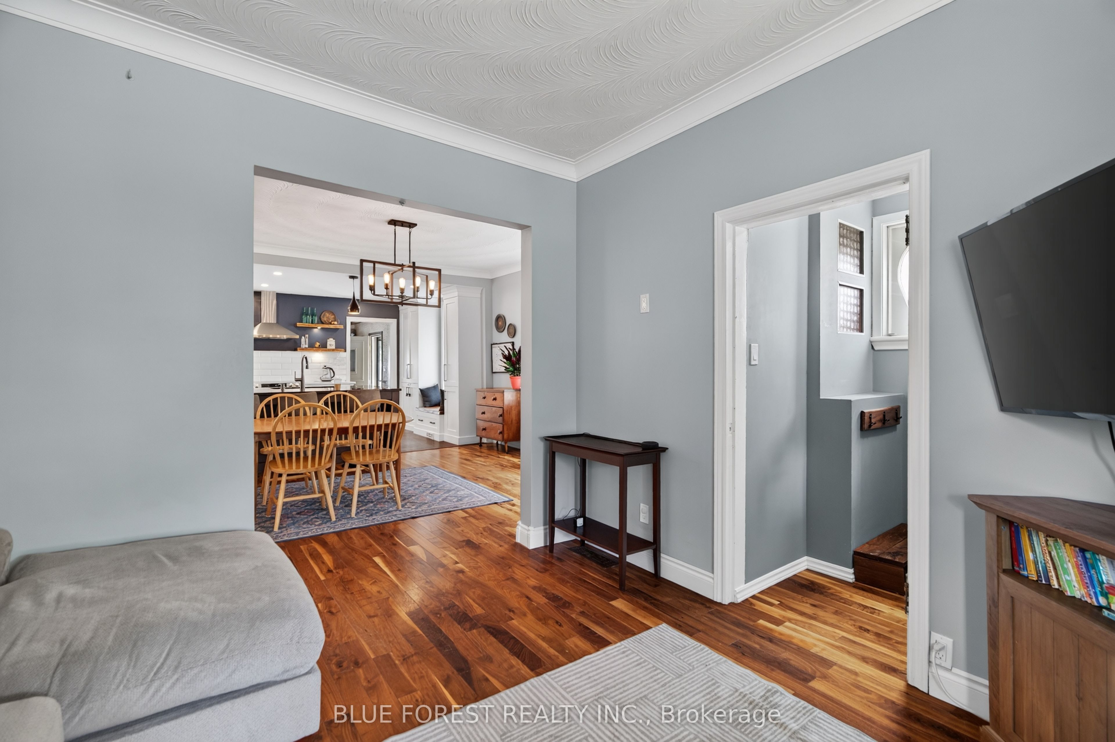 95 Tecumseh Avenue E Property Photo 10