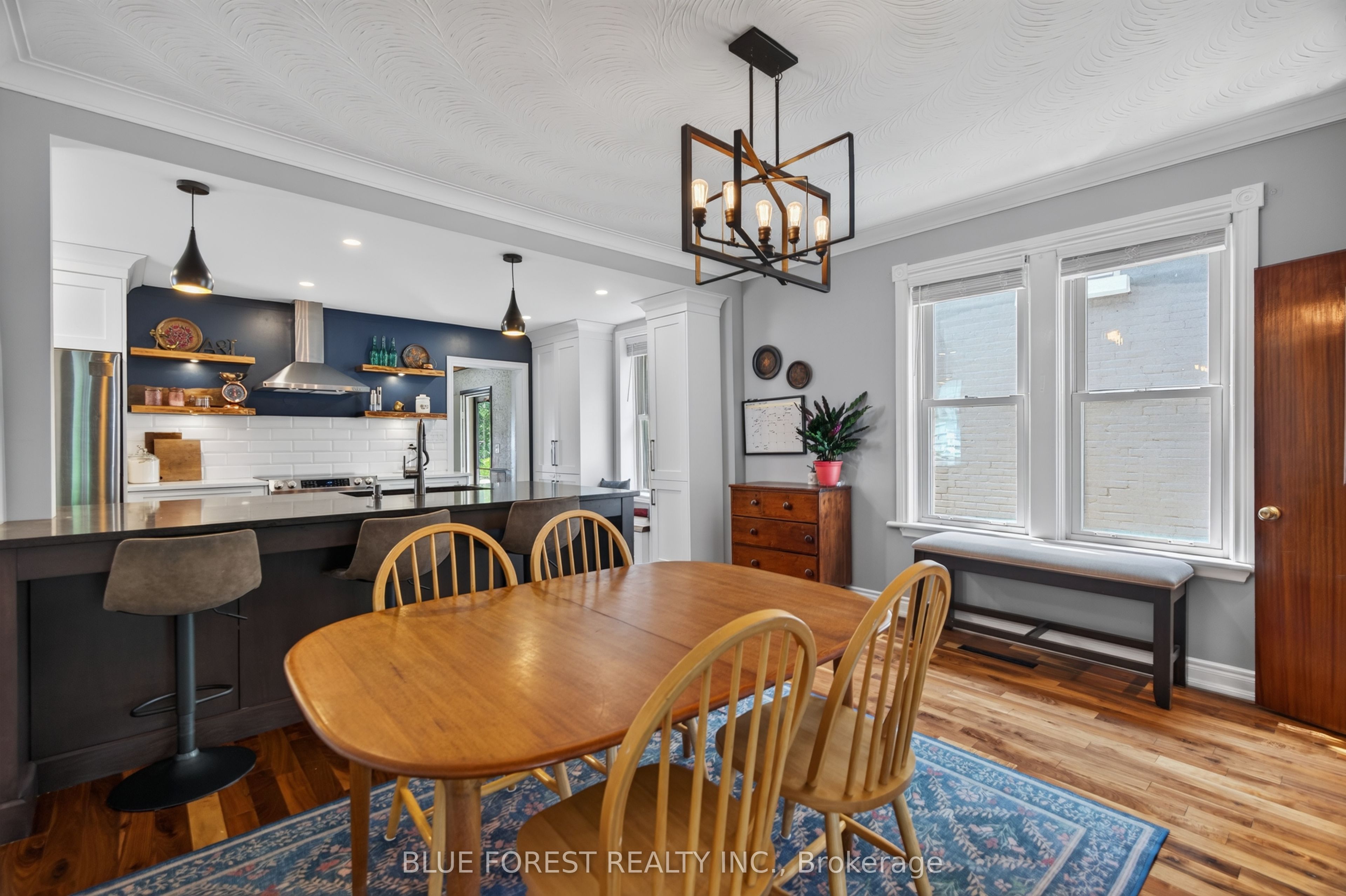 95 Tecumseh Avenue E Property Photo 12