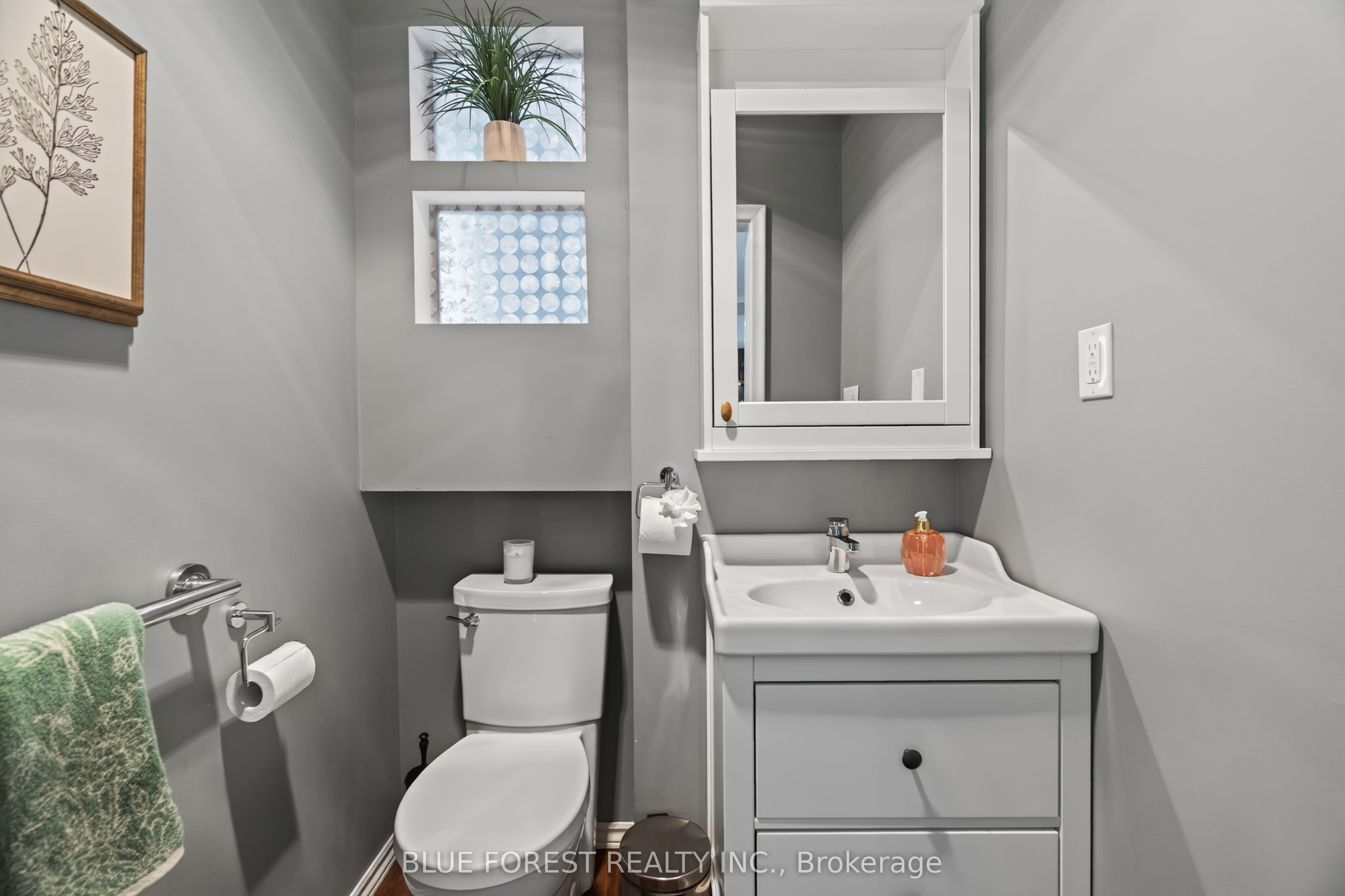 95 Tecumseh Avenue E Property Photo 13