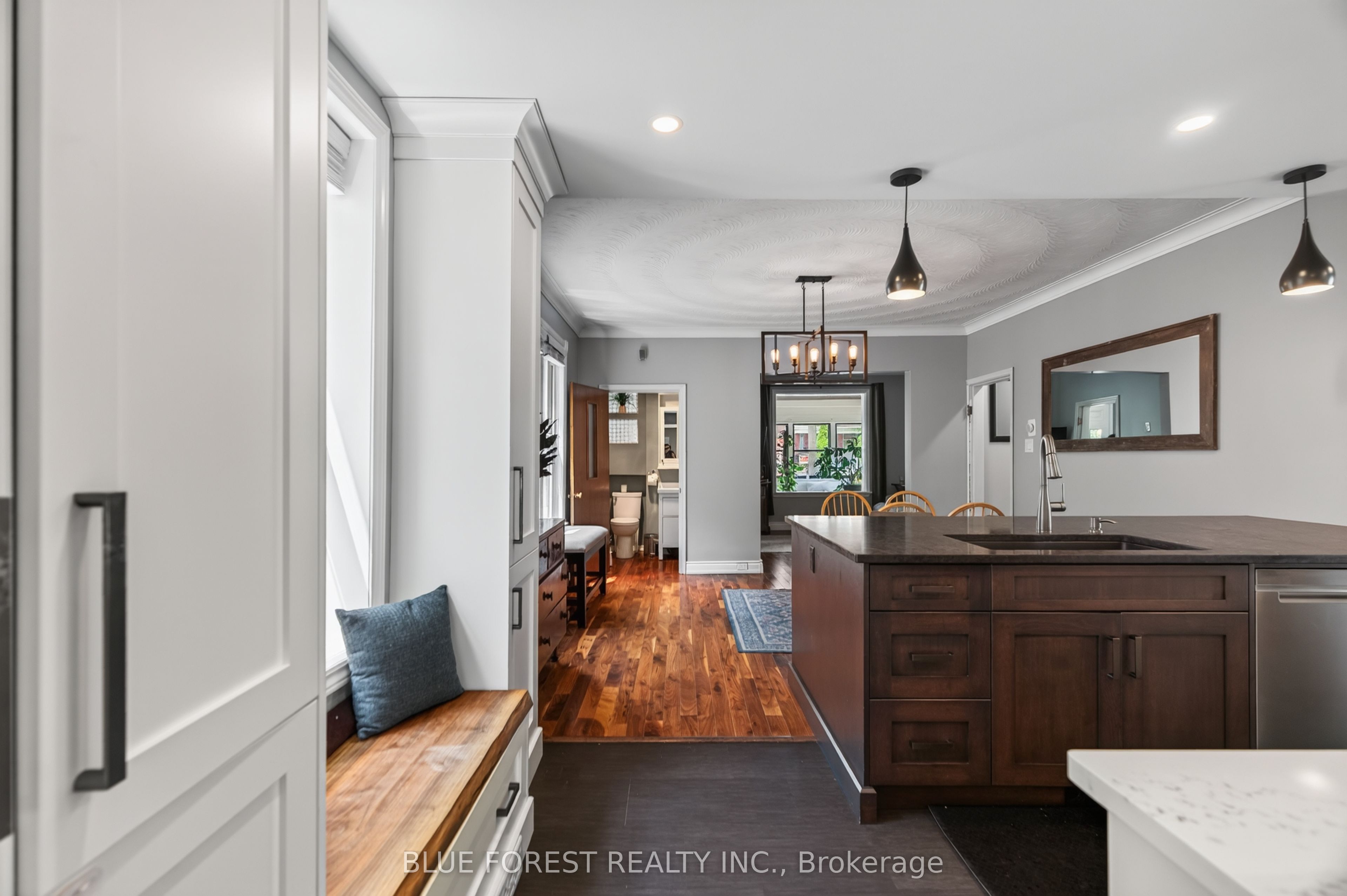 95 Tecumseh Avenue E Property Photo 16