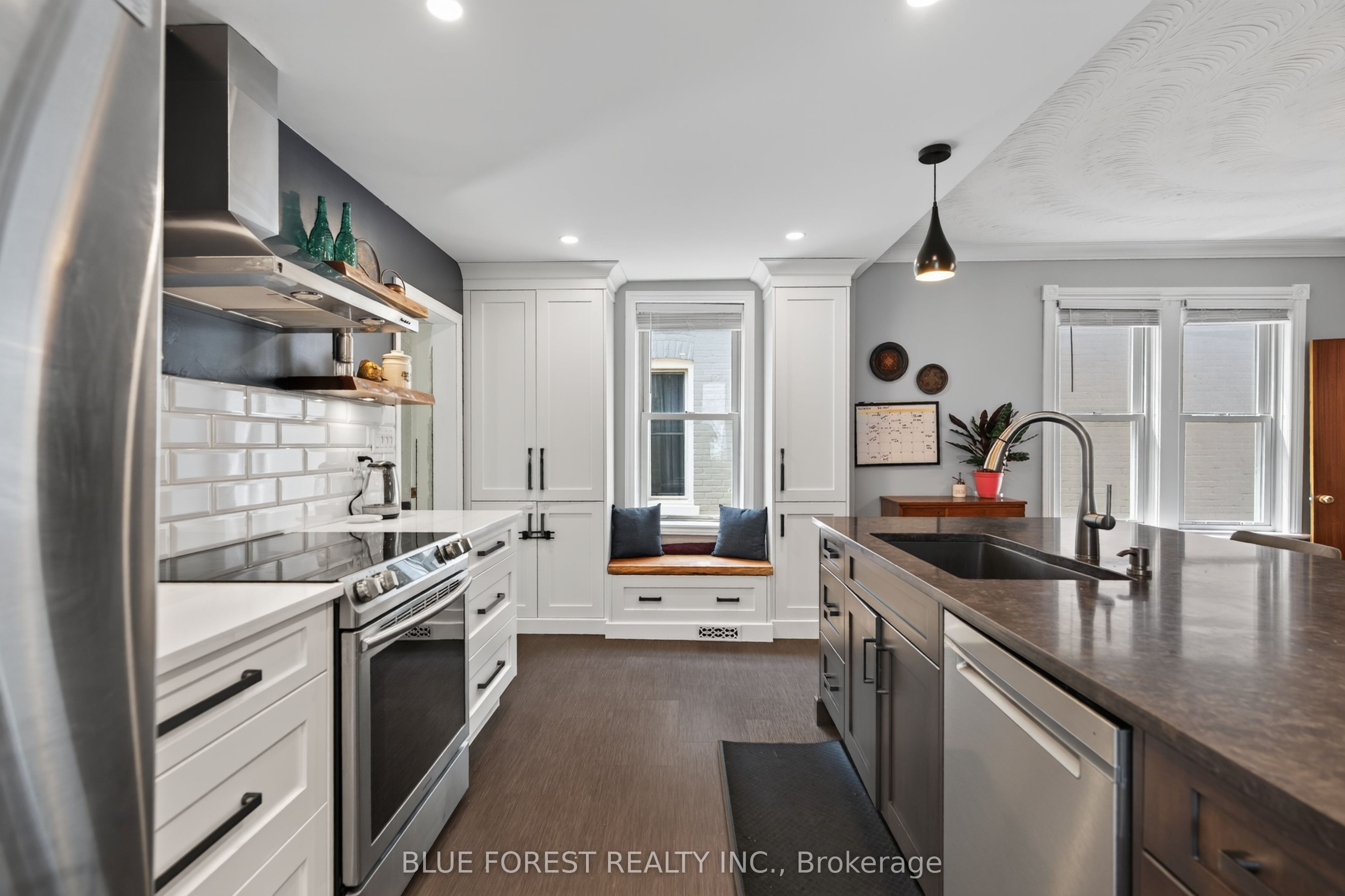 95 Tecumseh Avenue E Property Photo 17