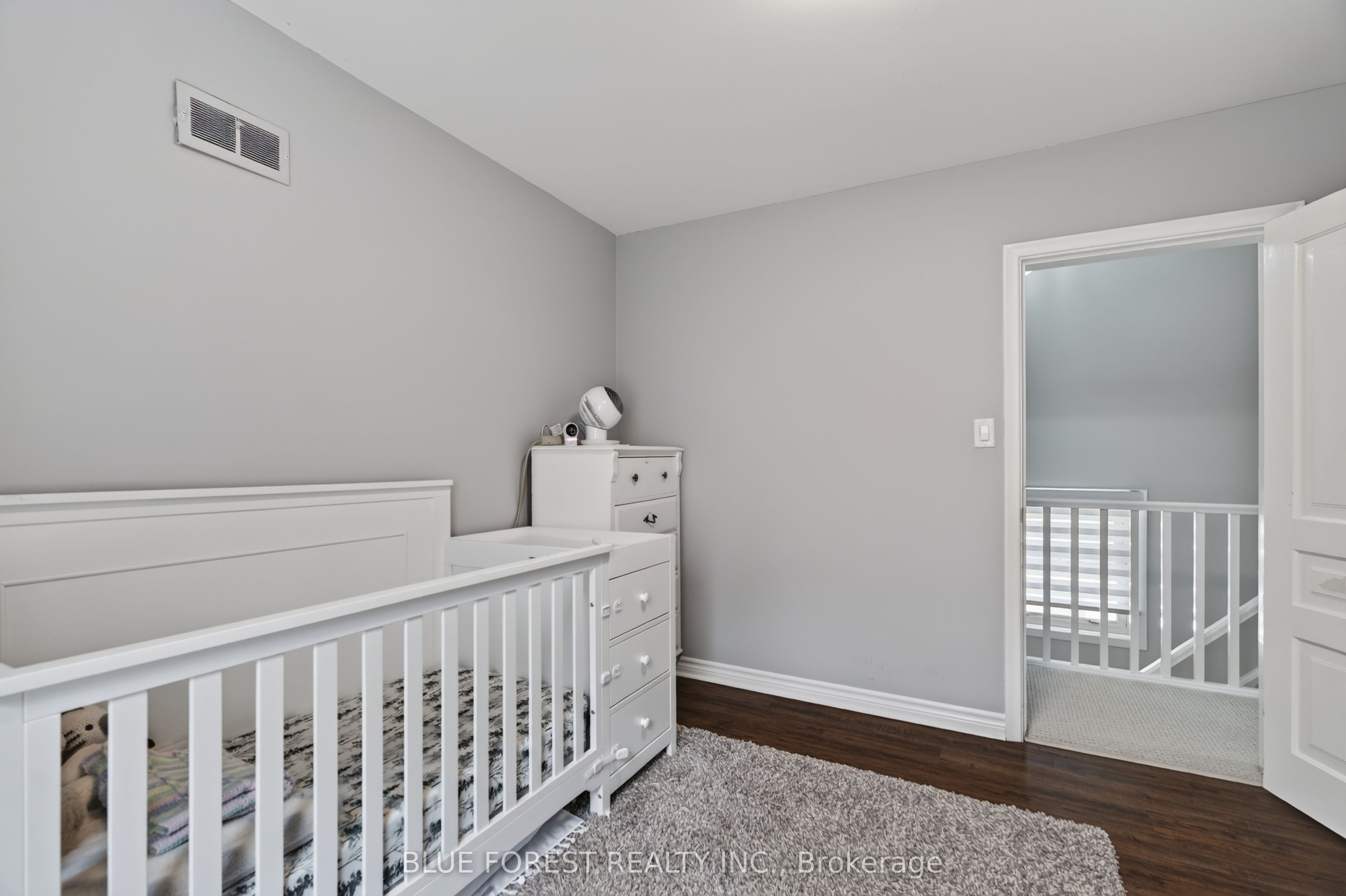 95 Tecumseh Avenue E Property Photo 23