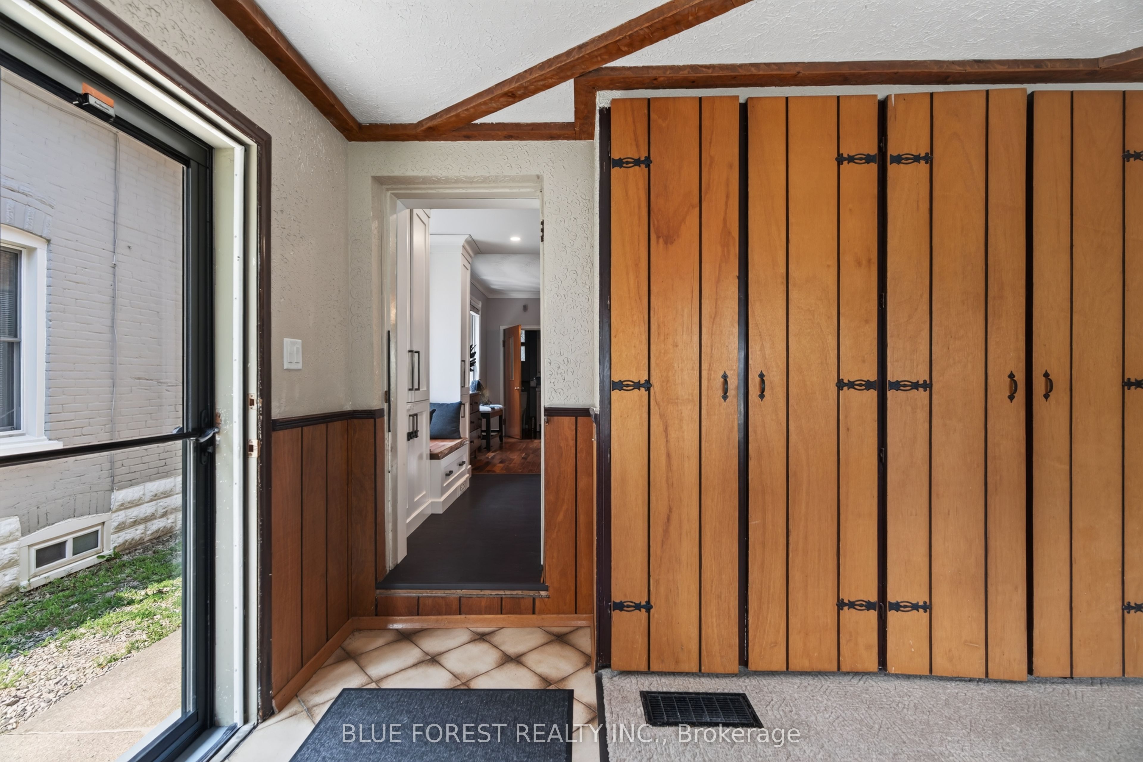 95 Tecumseh Avenue E Property Photo 26