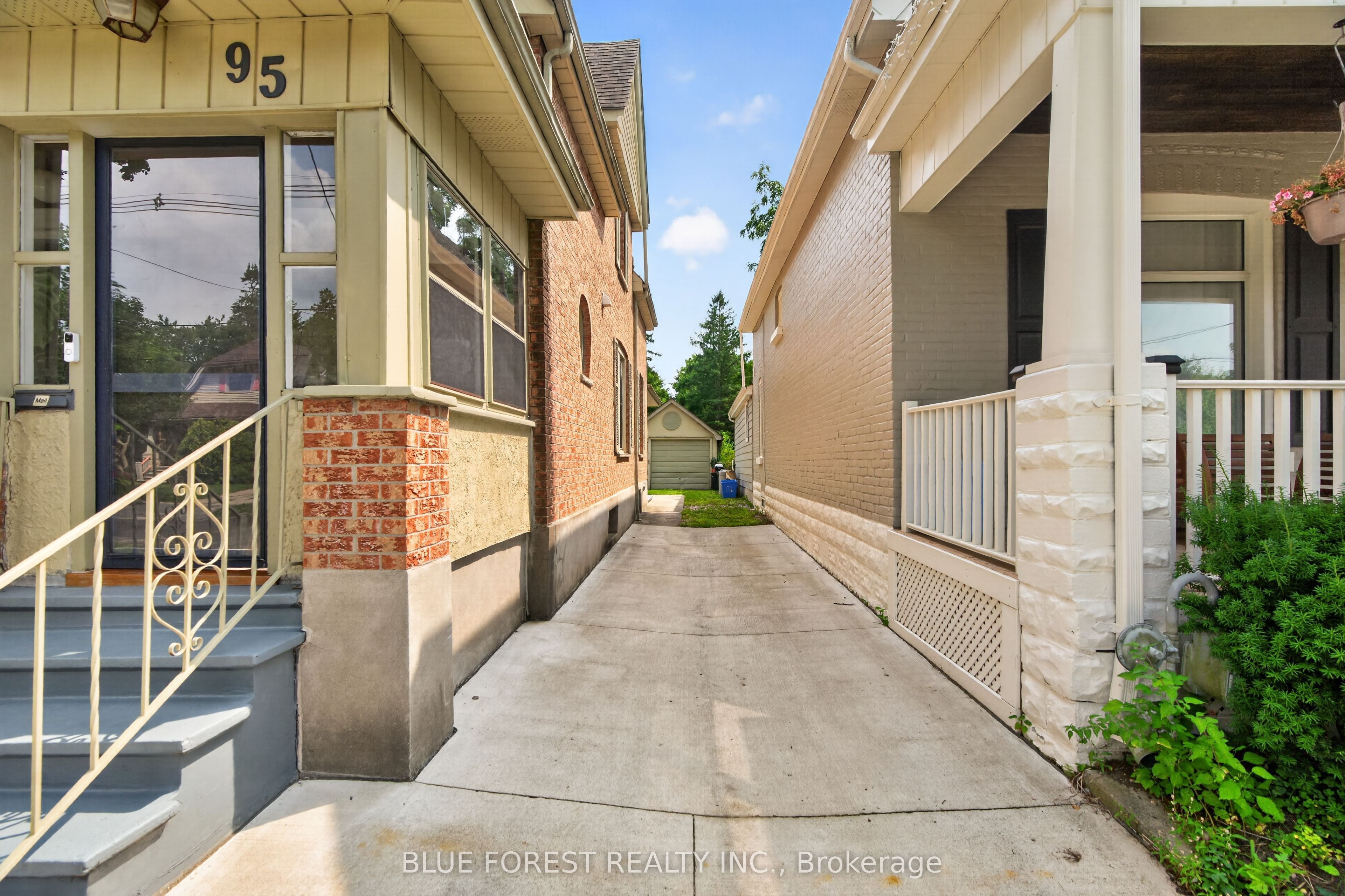 95 Tecumseh Avenue E Property Photo 27