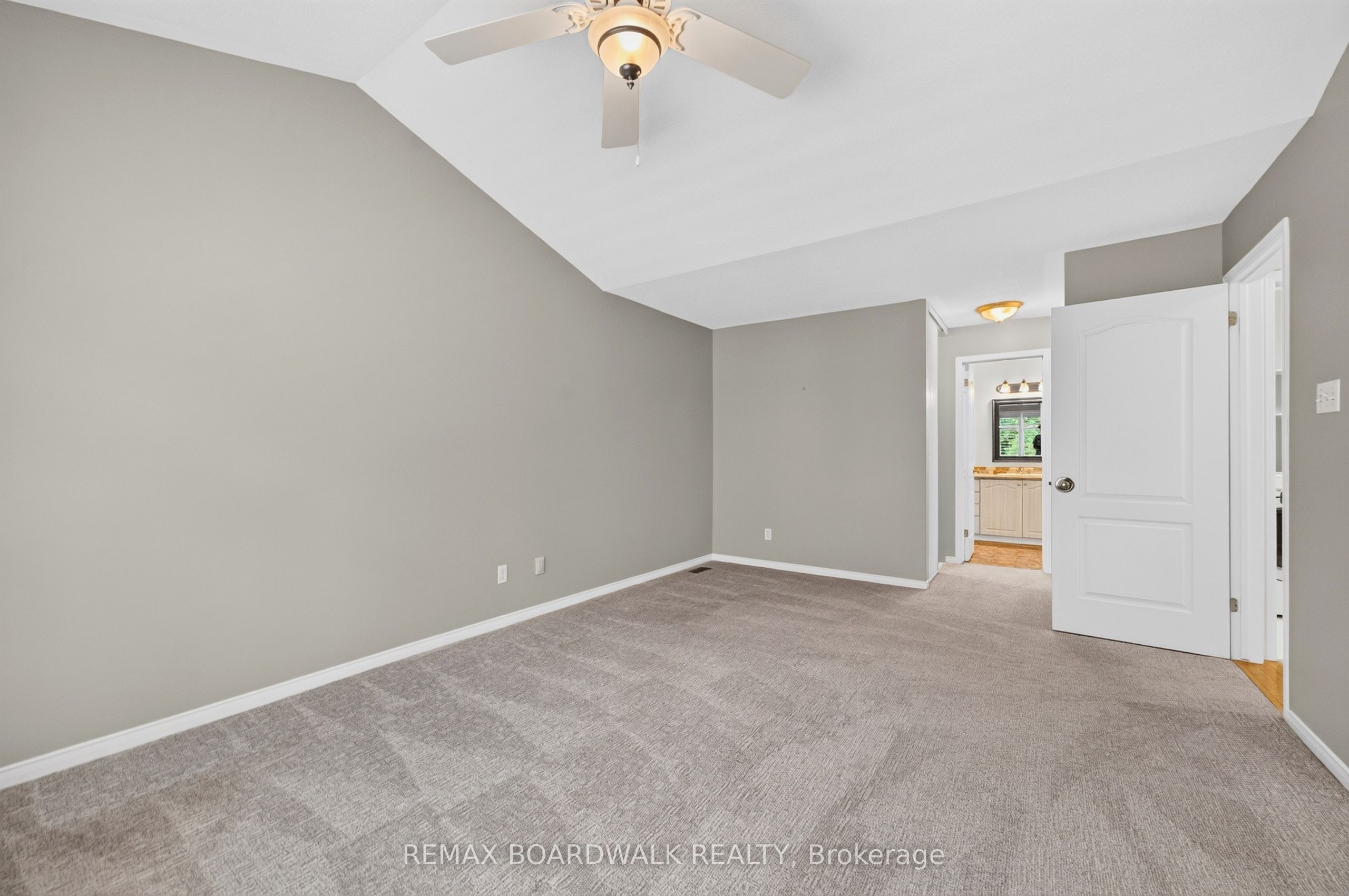 22 Burnstead Crescent Property Photo 16