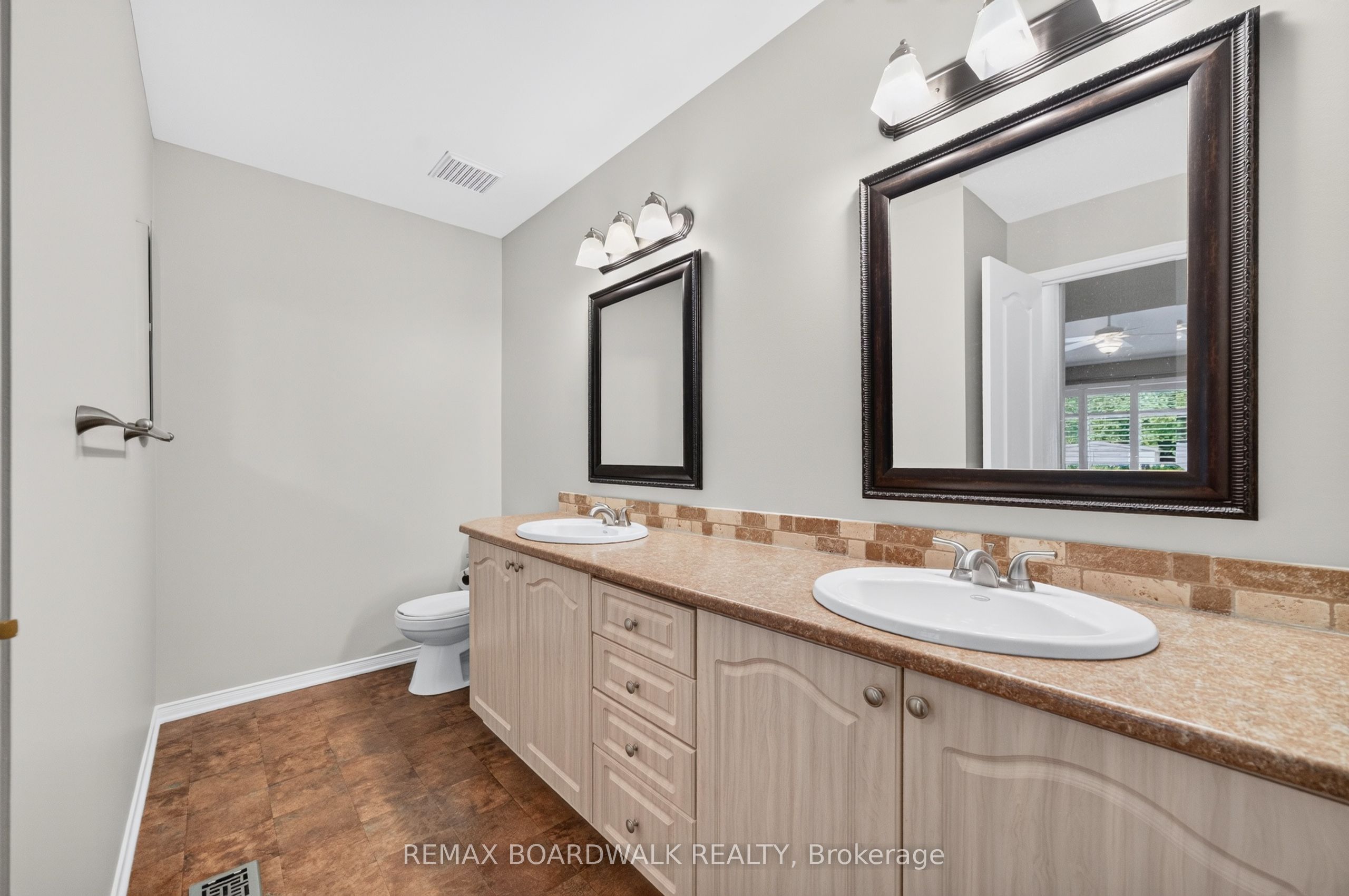 22 Burnstead Crescent Property Photo 18