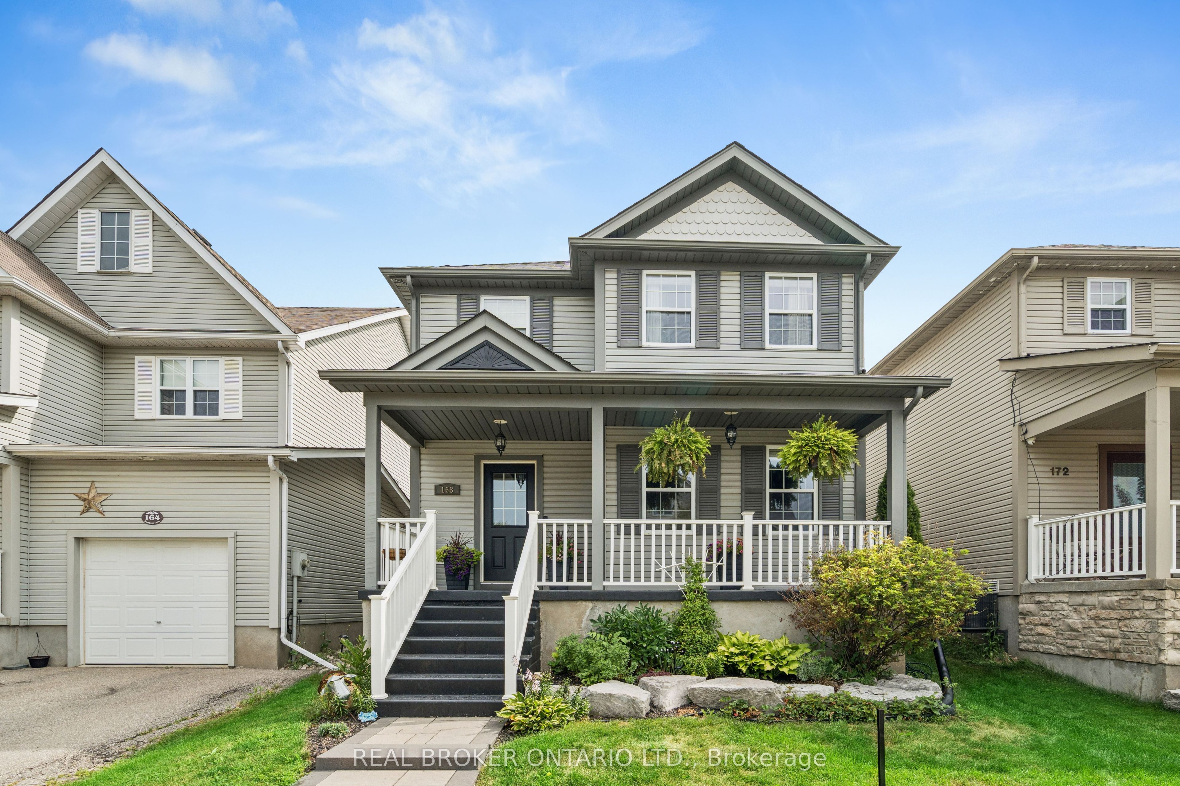 168 Hampson Crescent Property Photo 3