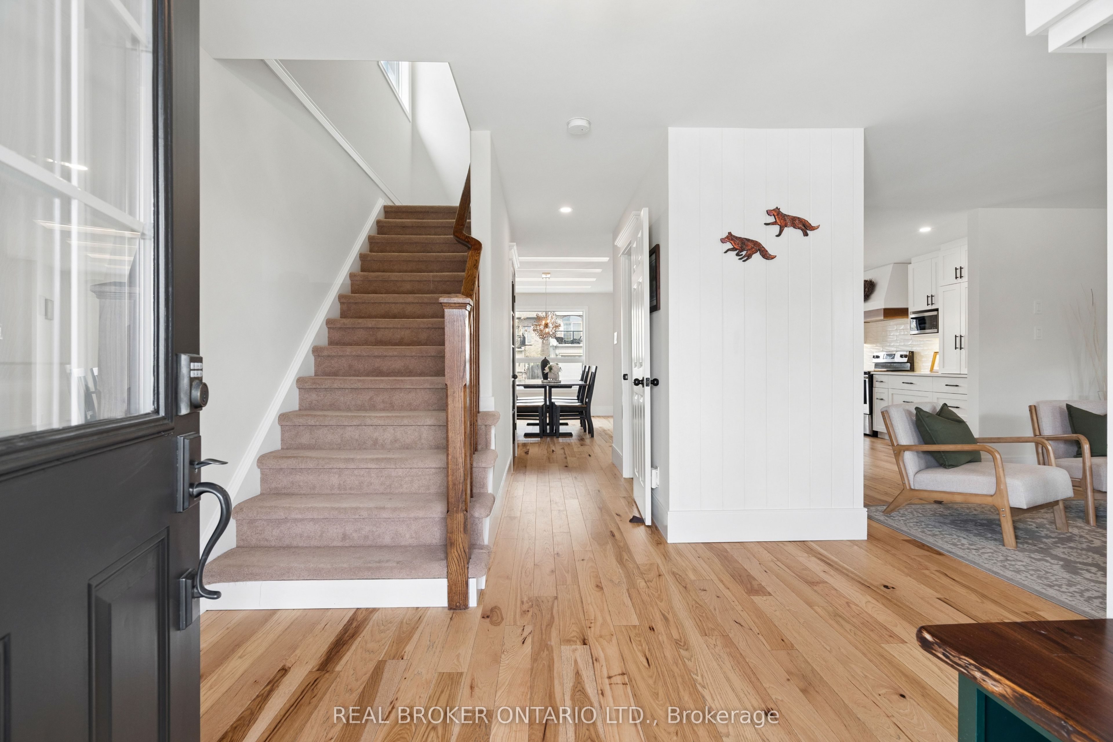 168 Hampson Crescent Property Photo 5