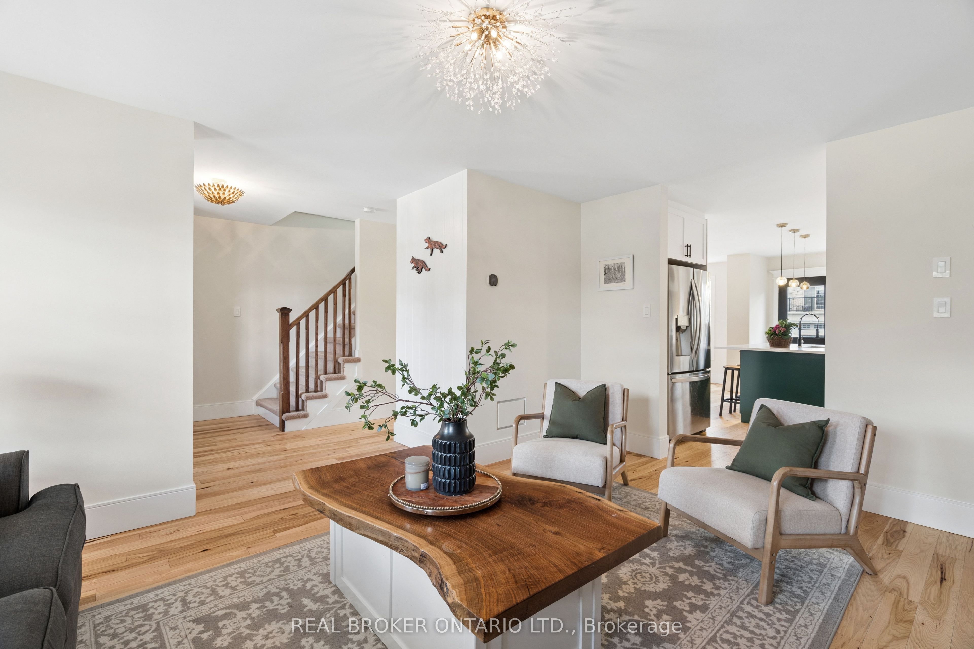 168 Hampson Crescent Property Photo 10