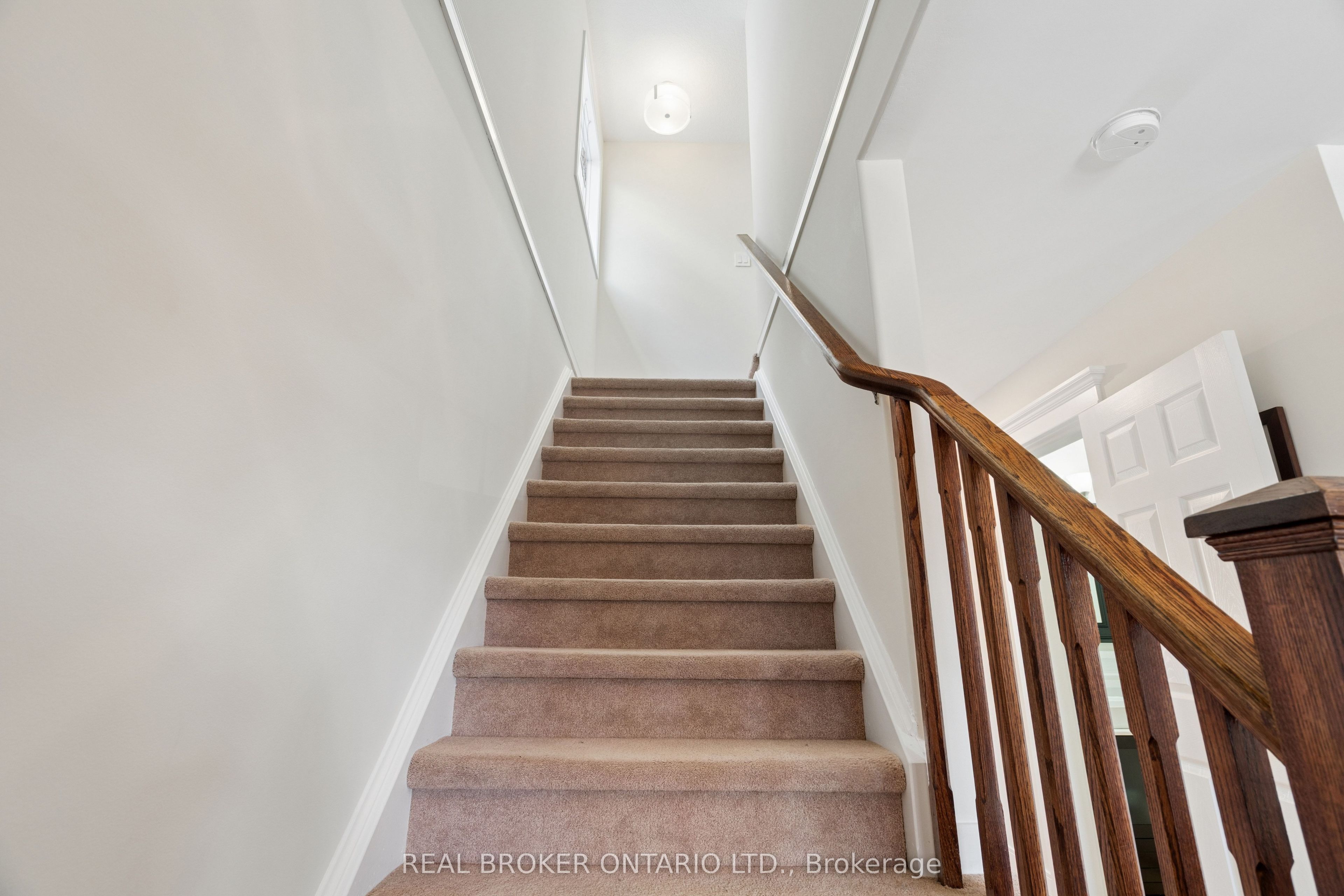 168 Hampson Crescent Property Photo 18