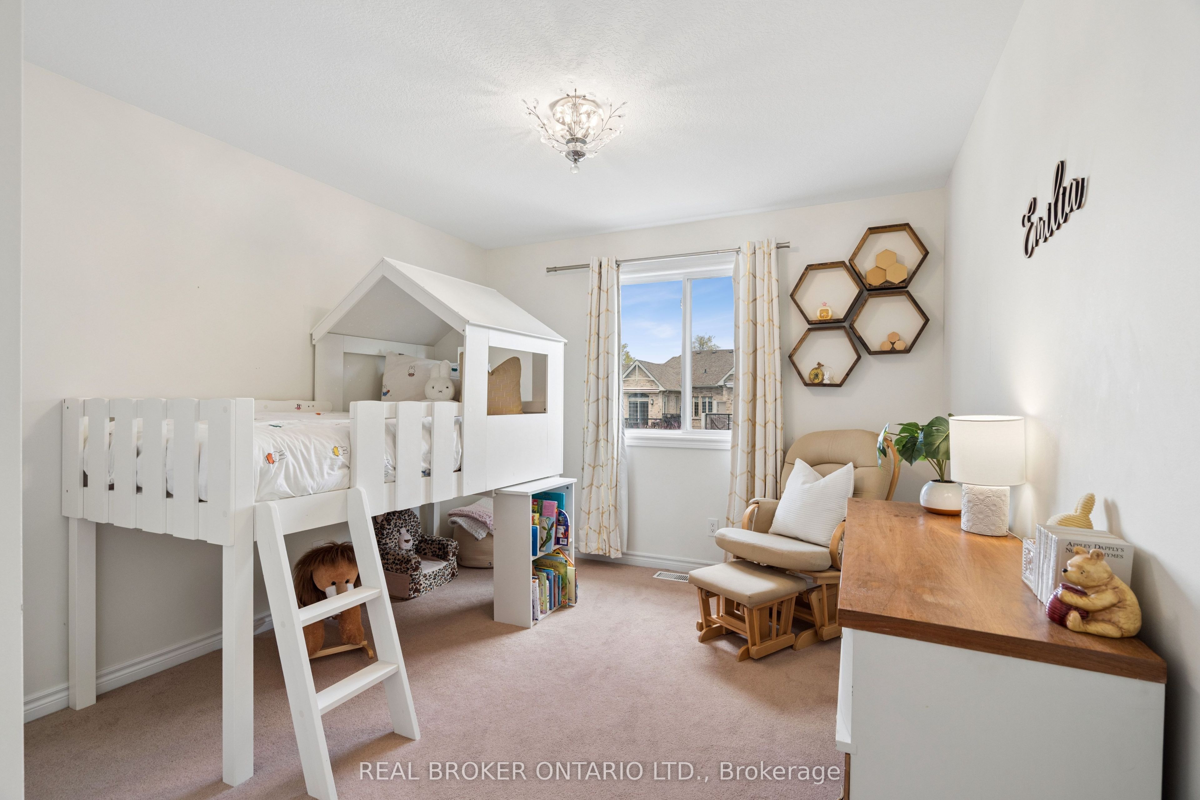168 Hampson Crescent Property Photo 19