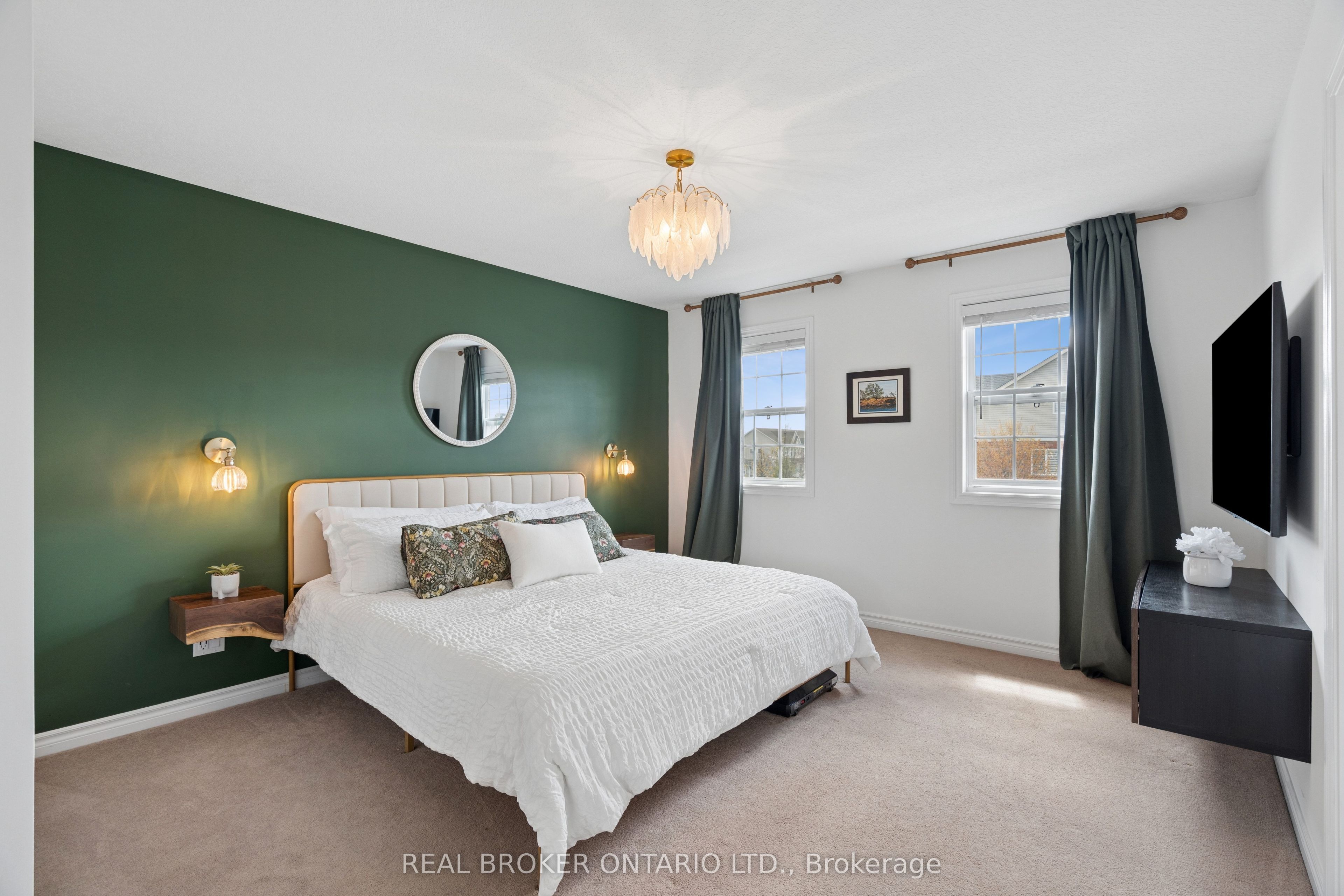 168 Hampson Crescent Property Photo 25