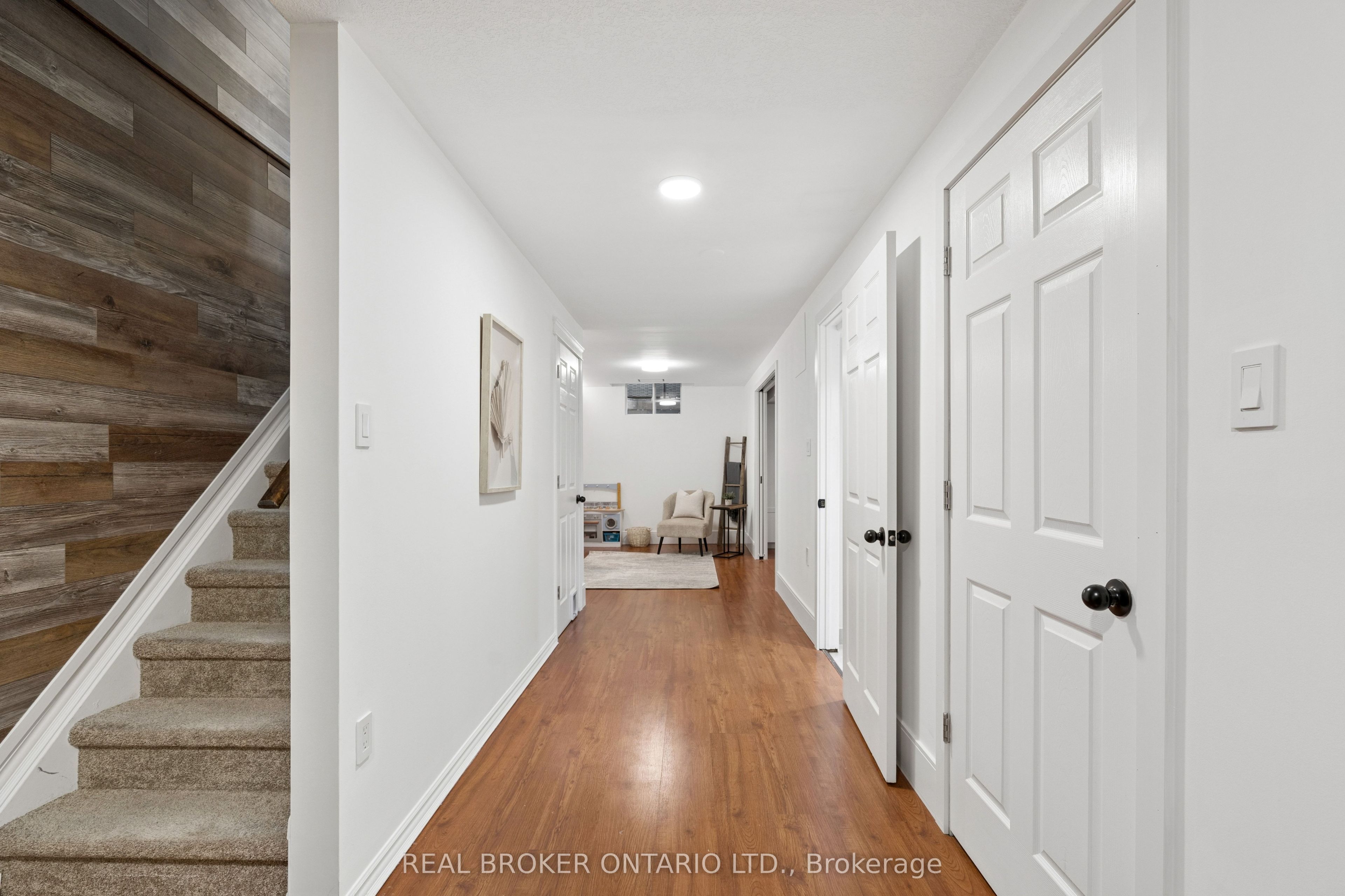 168 Hampson Crescent Property Photo 32