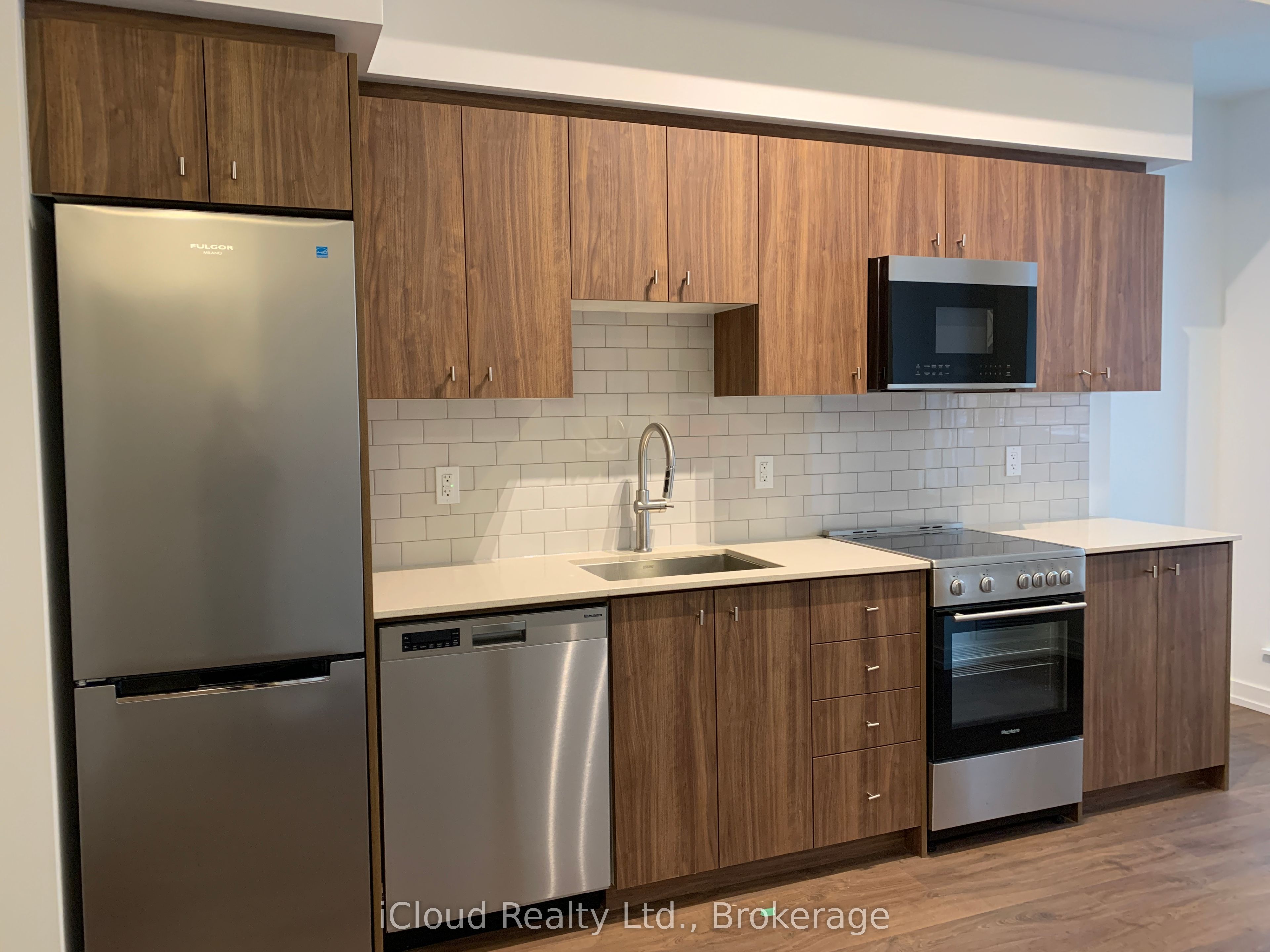 15 Wellington Street S 211 Property Photo 12