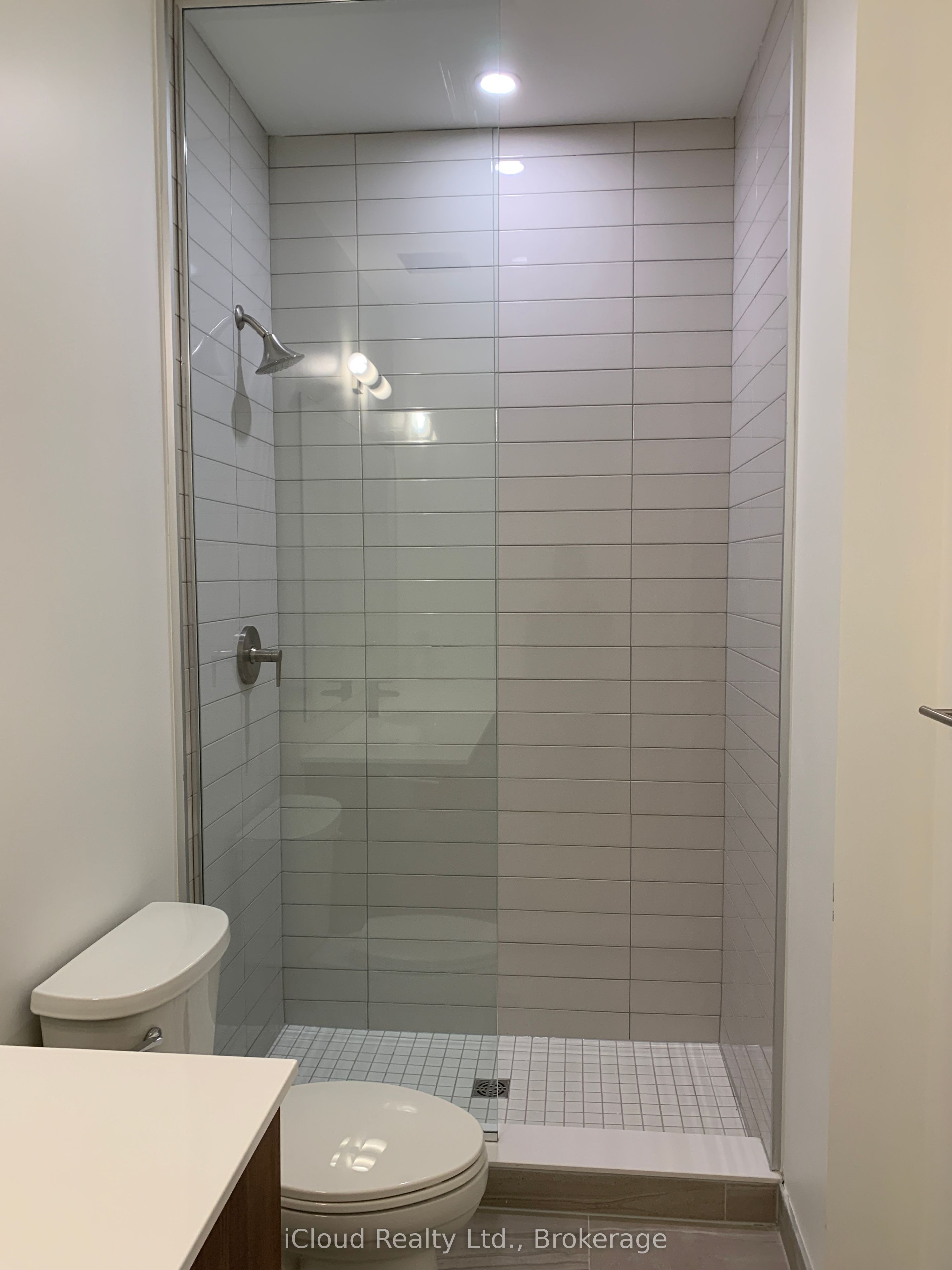 15 Wellington Street S 211 Property Photo 15