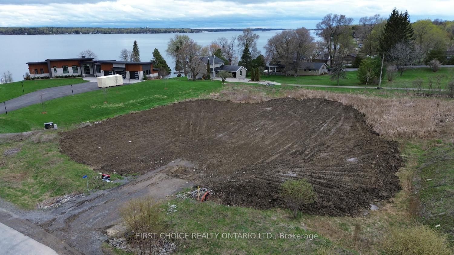 4 S Shoreside Way S Property Photo 2
