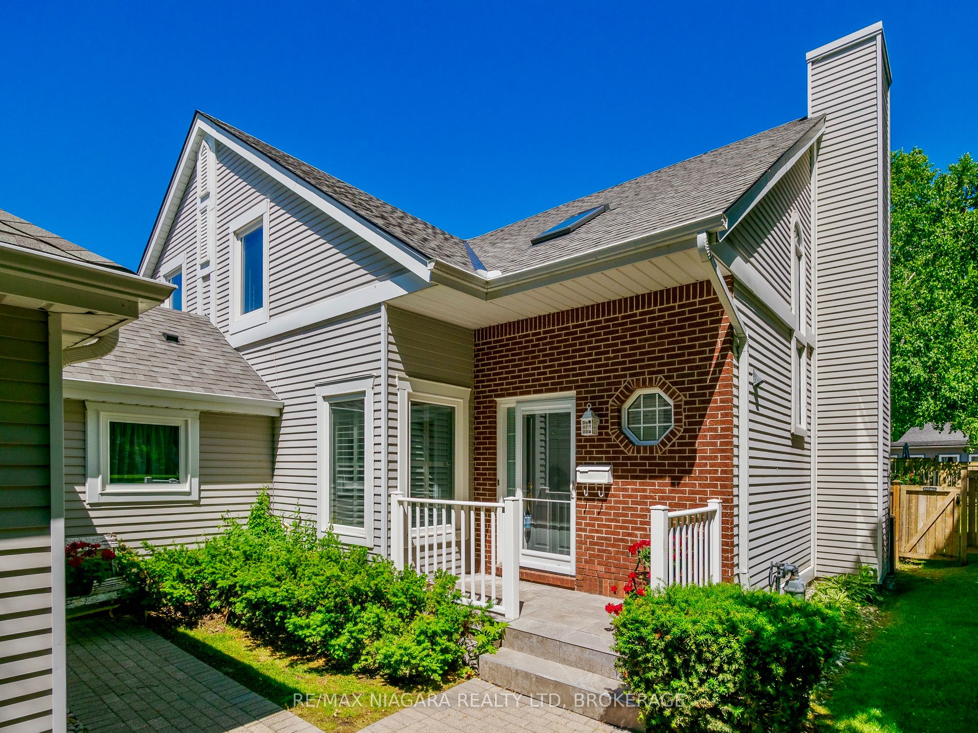 5 Lakeside Drive W 23