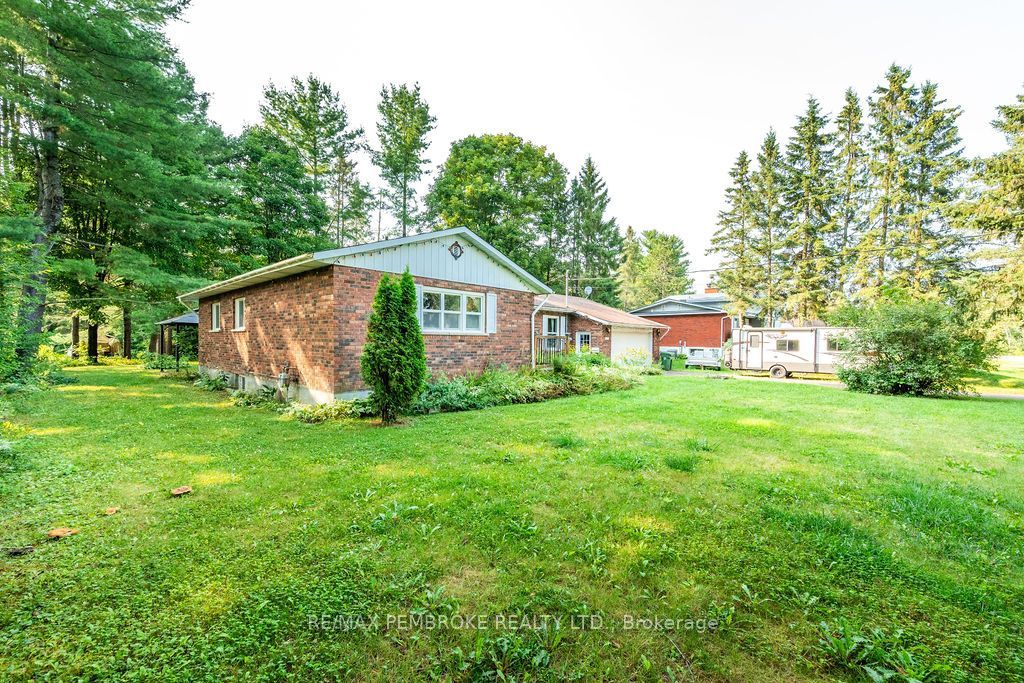 20 Meadowbrook Drive Property Photo 2