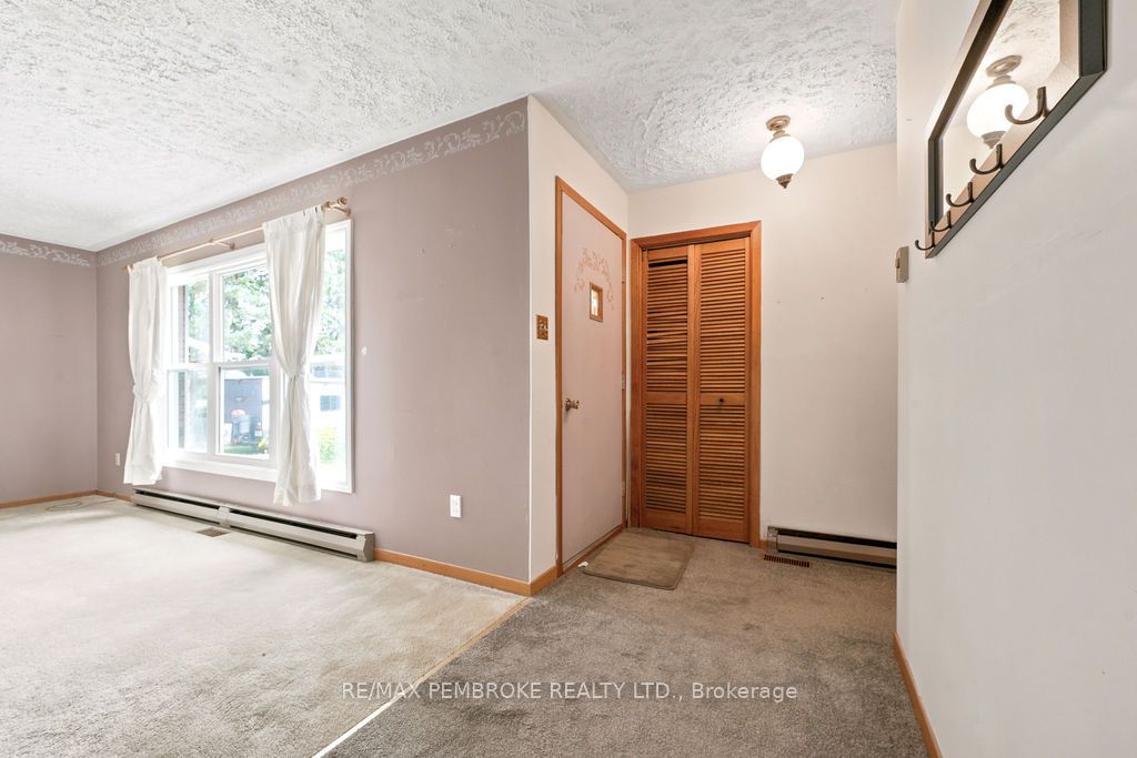 20 Meadowbrook Drive Property Photo 7