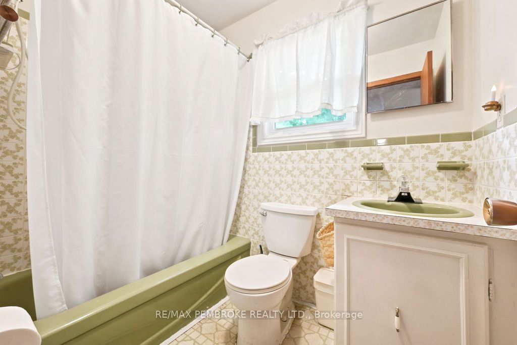 20 Meadowbrook Drive Property Photo 15
