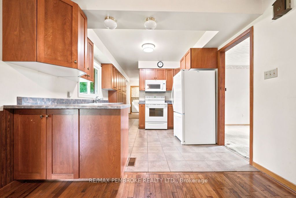 20 Meadowbrook Drive Property Photo 17