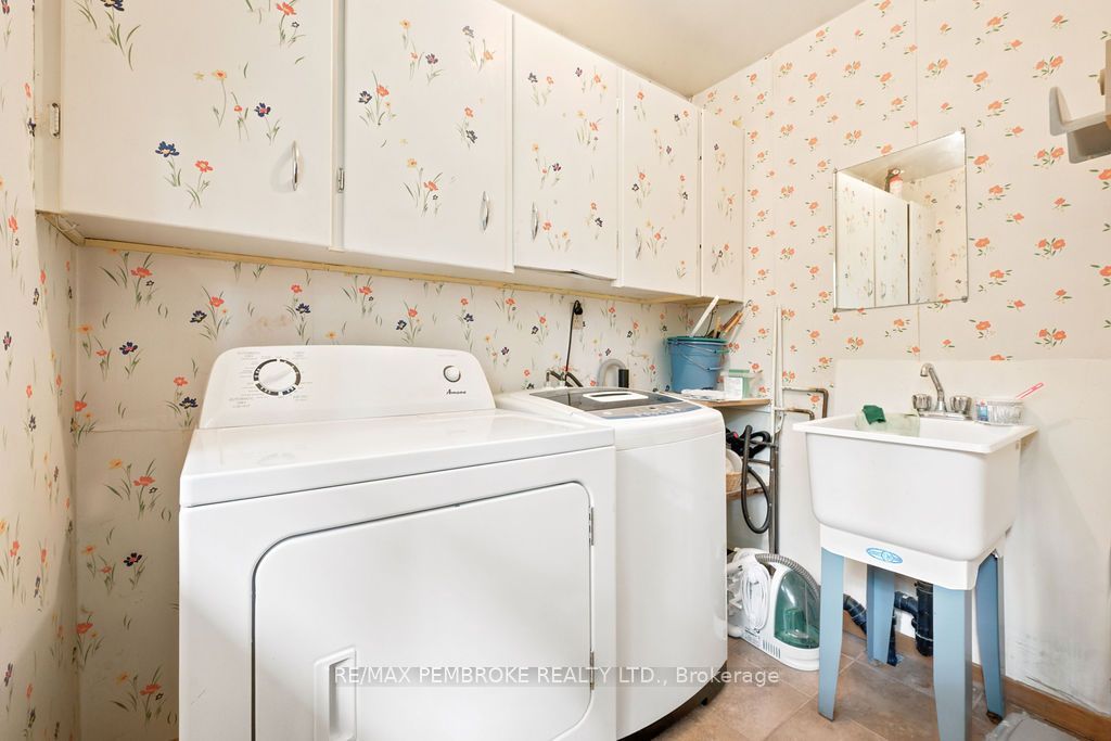 20 Meadowbrook Drive Property Photo 25