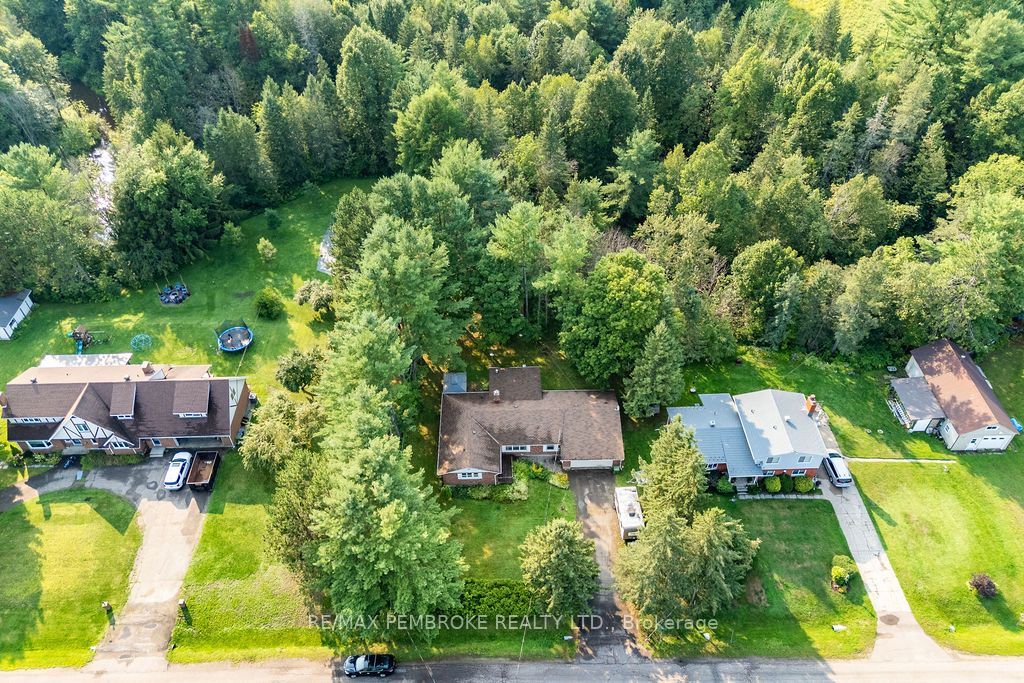 20 Meadowbrook Drive Property Photo 42