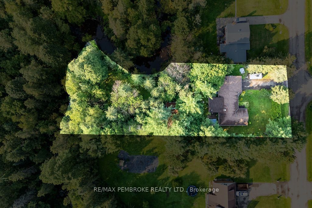 20 Meadowbrook Drive Property Photo 43