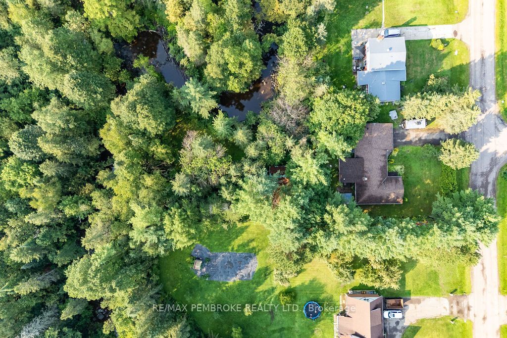 20 Meadowbrook Drive Property Photo 44