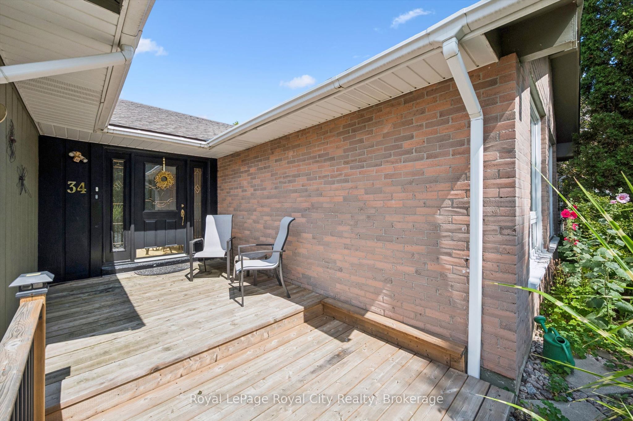 34 Pondview Crescent Property Photo 4