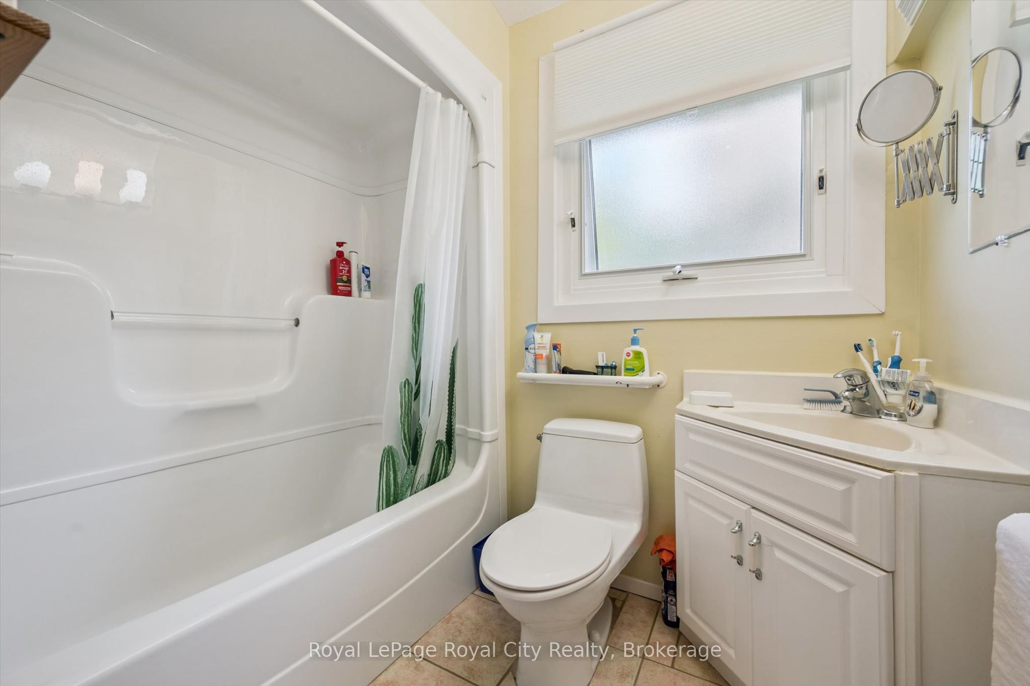 34 Pondview Crescent Property Photo 10