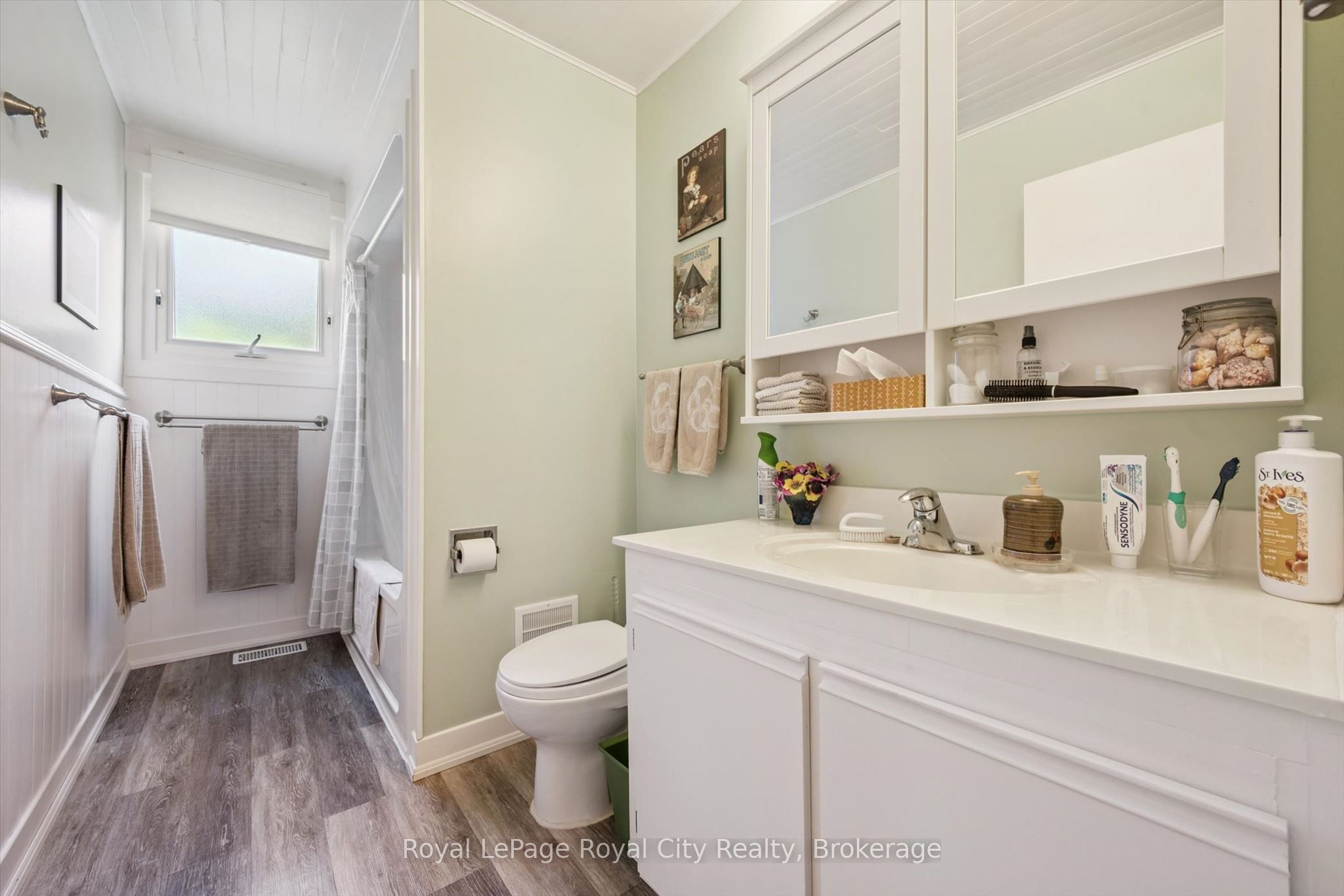 34 Pondview Crescent Property Photo 15