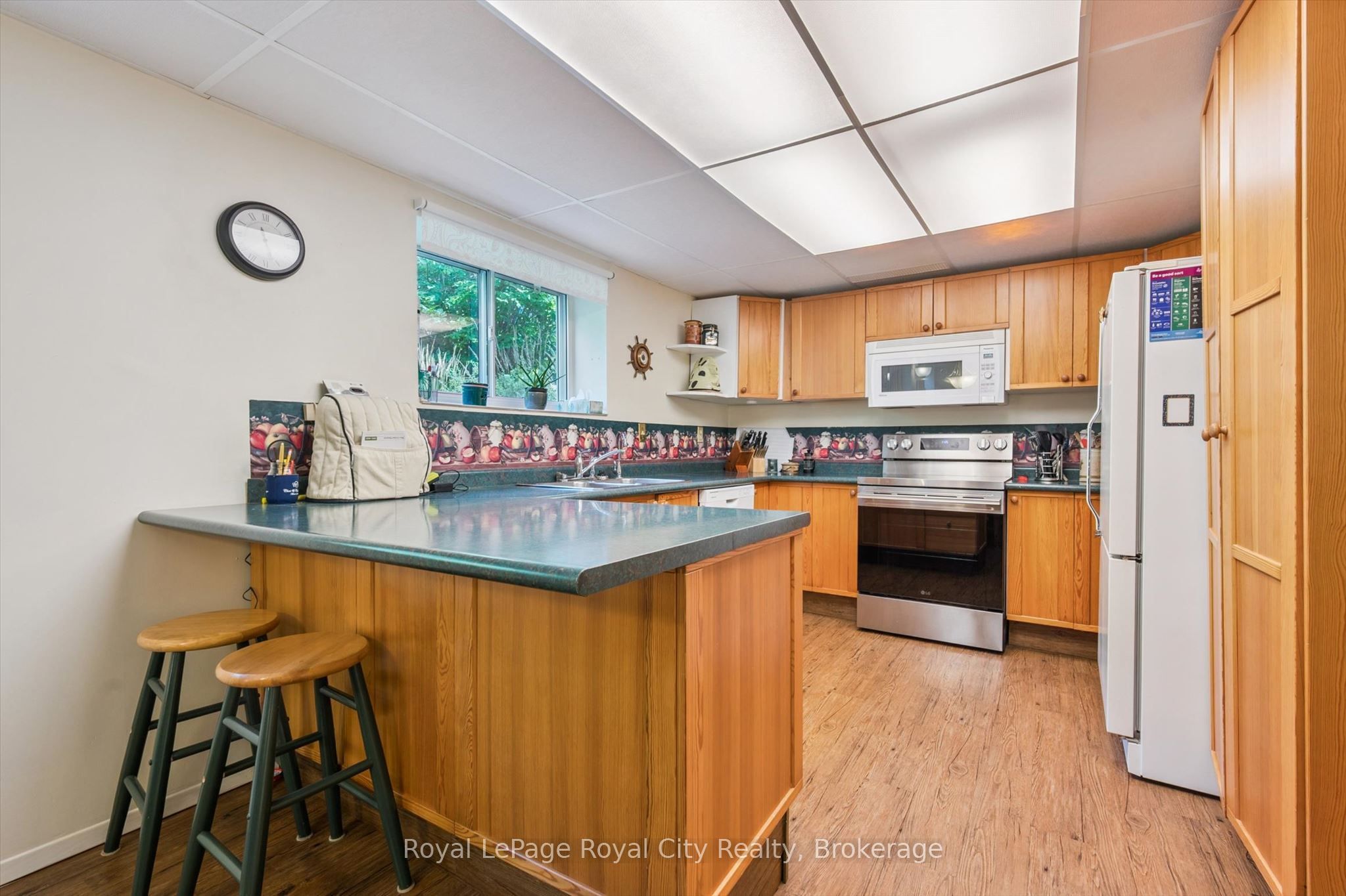 34 Pondview Crescent Property Photo 18