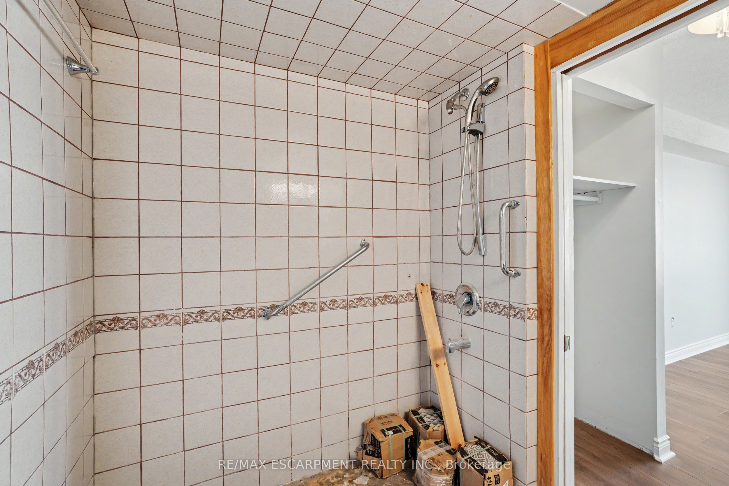 432 Main Street E 603 Property Photo 14