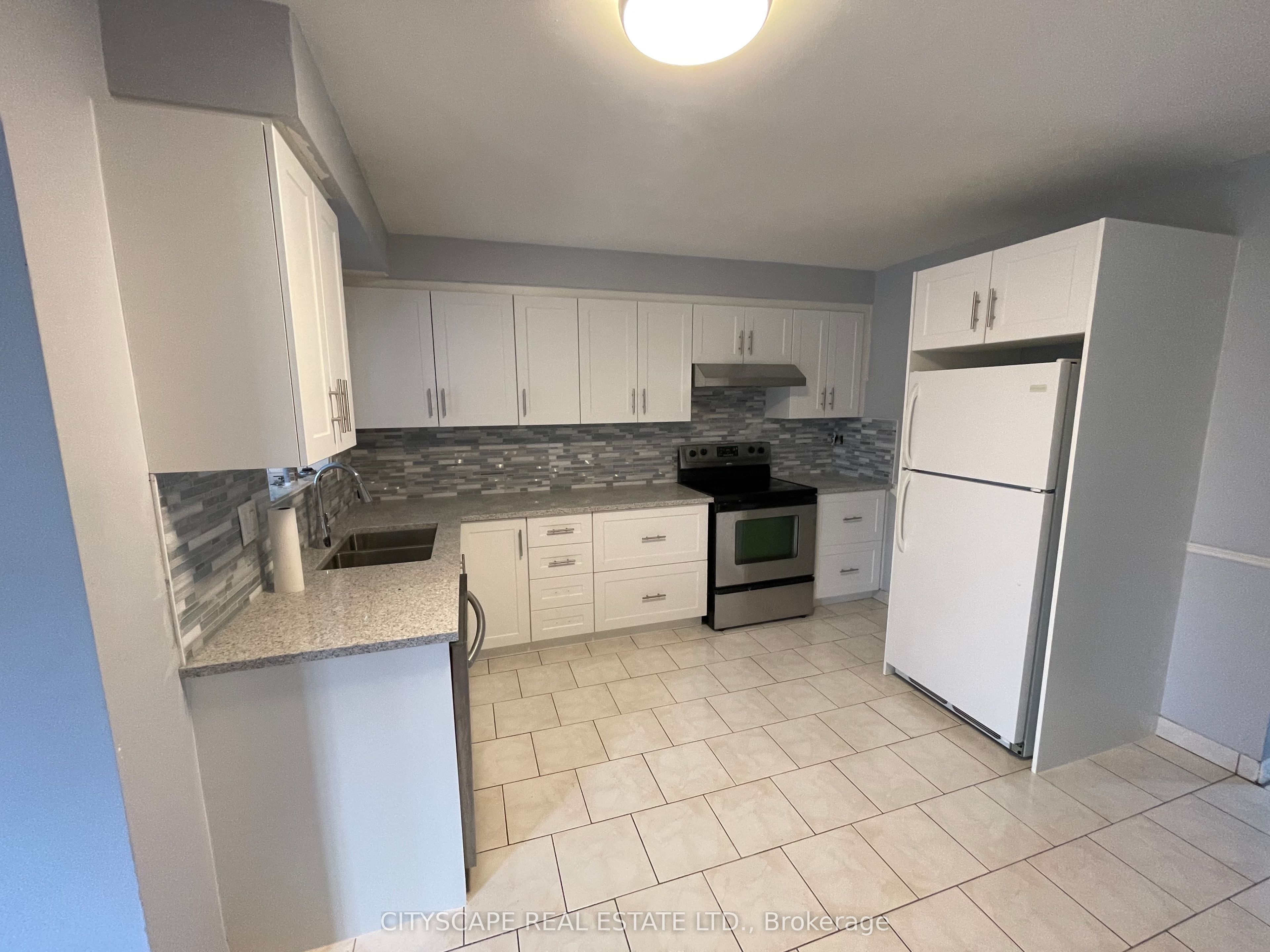 594 Bunting Road Property Photo 2