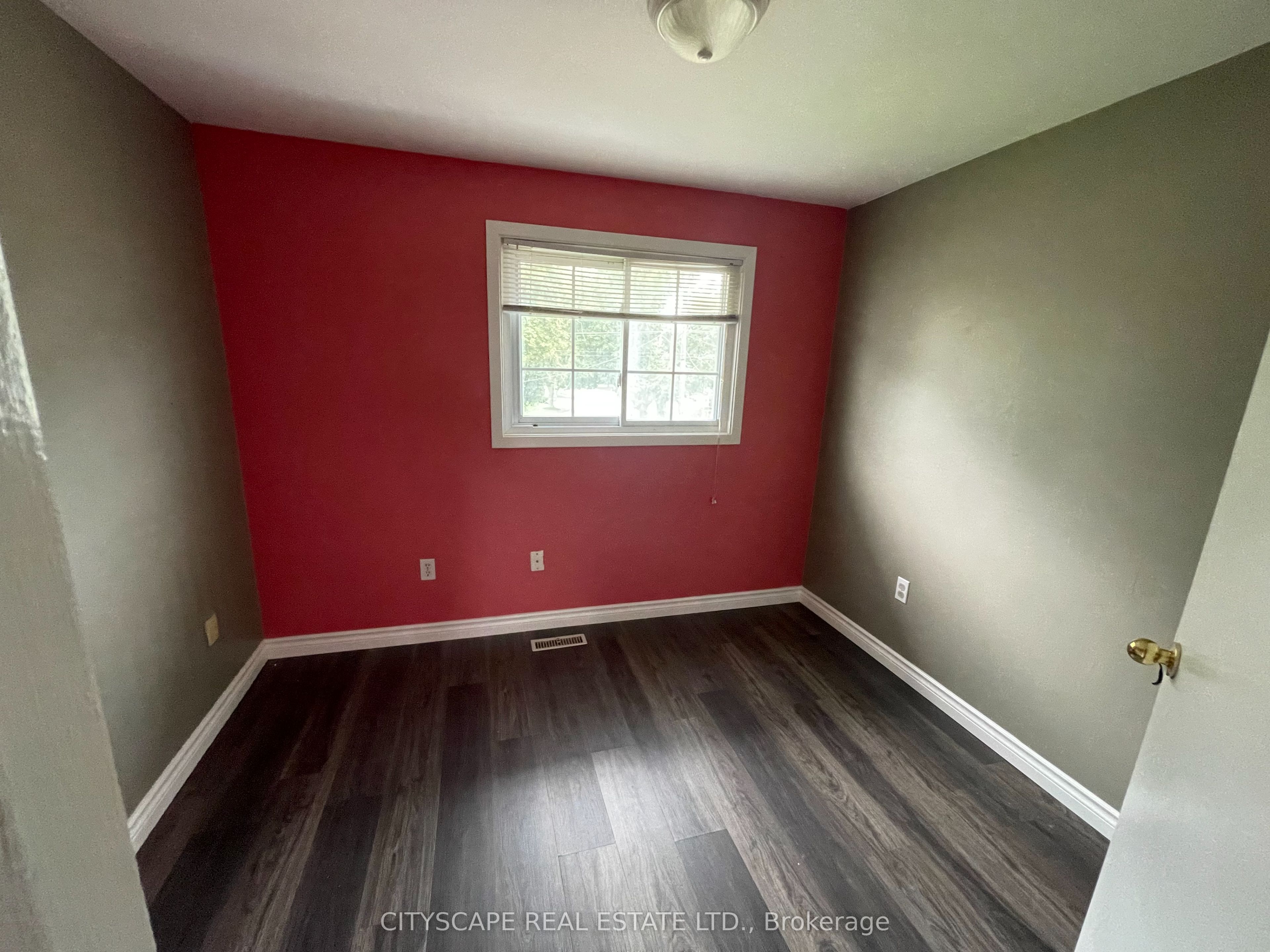 594 Bunting Road Property Photo 4