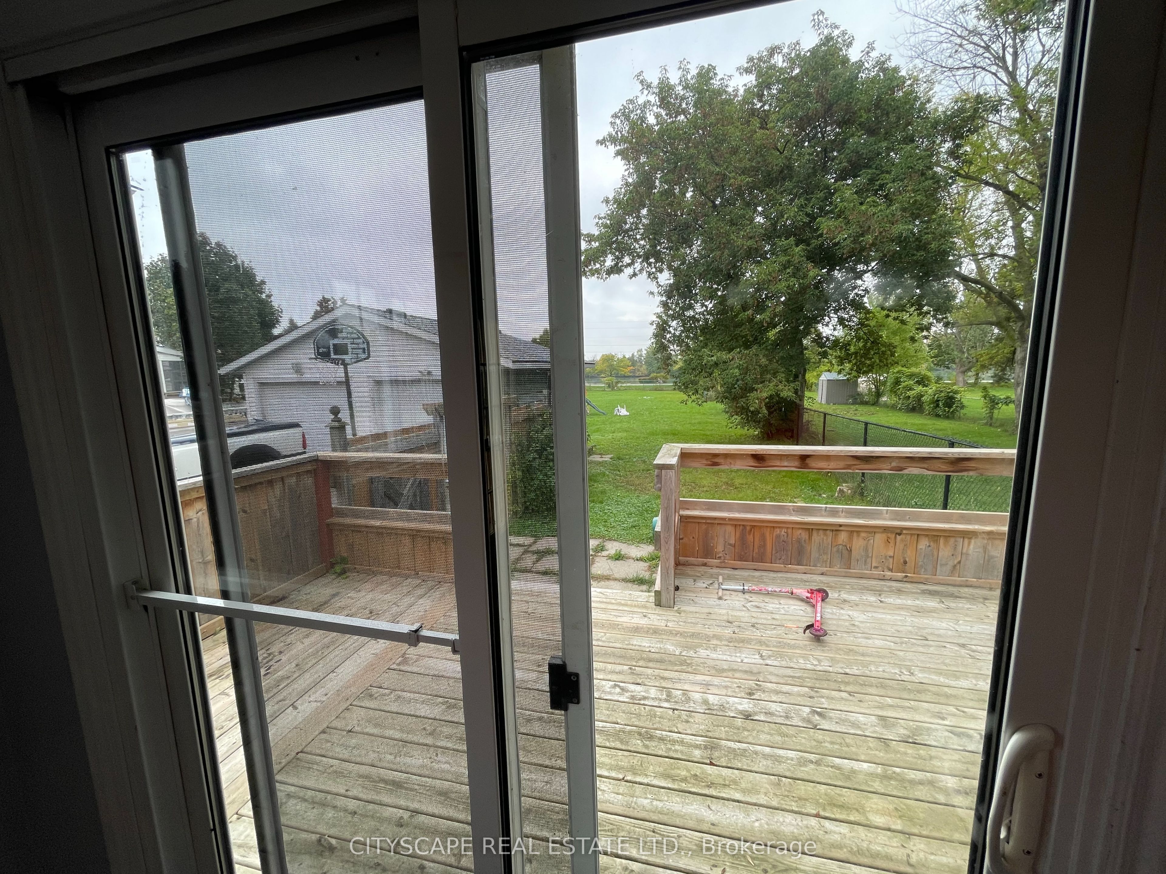 594 Bunting Road Property Photo 6