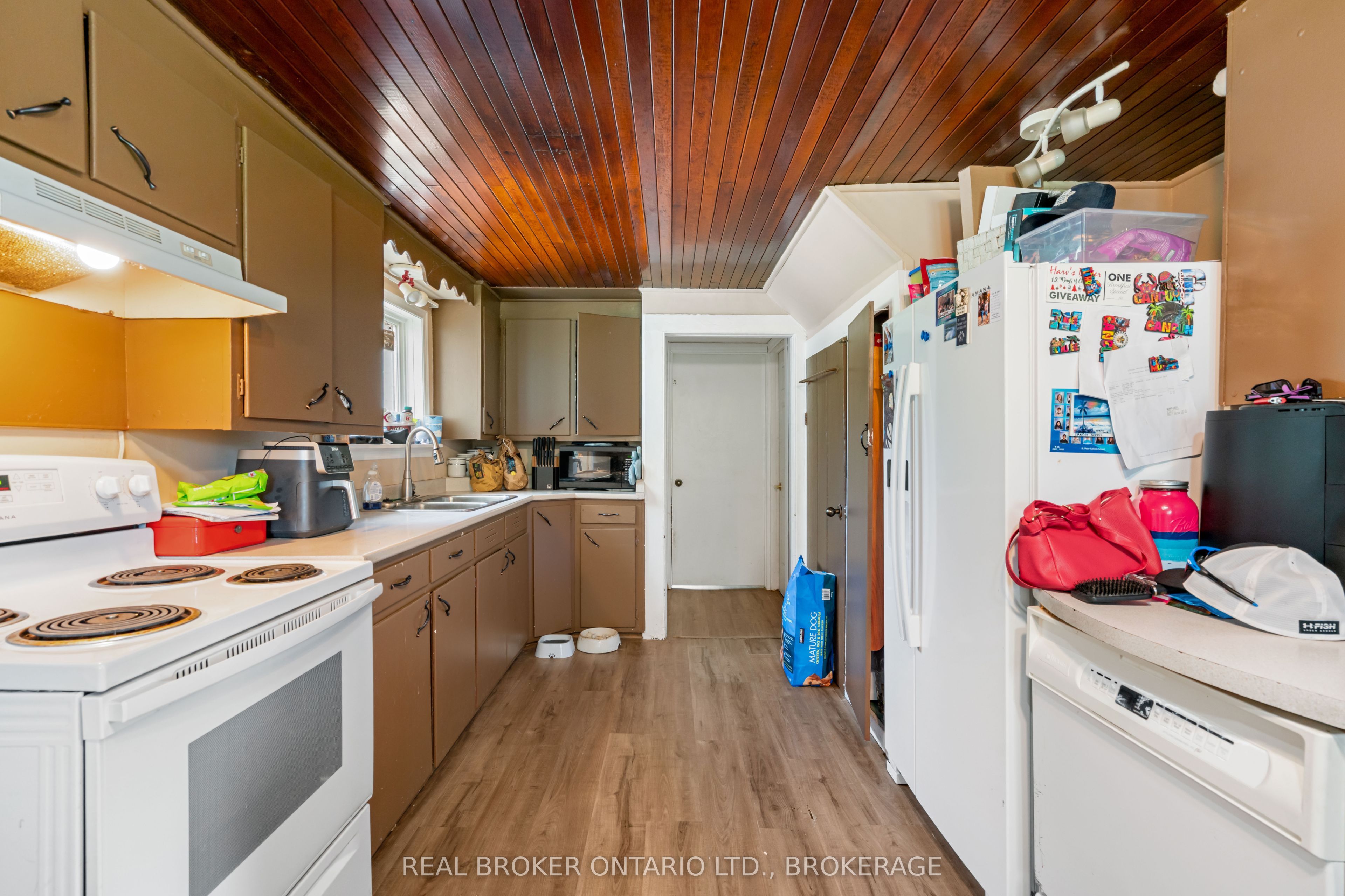 15631 Manning Road Property Photo 7