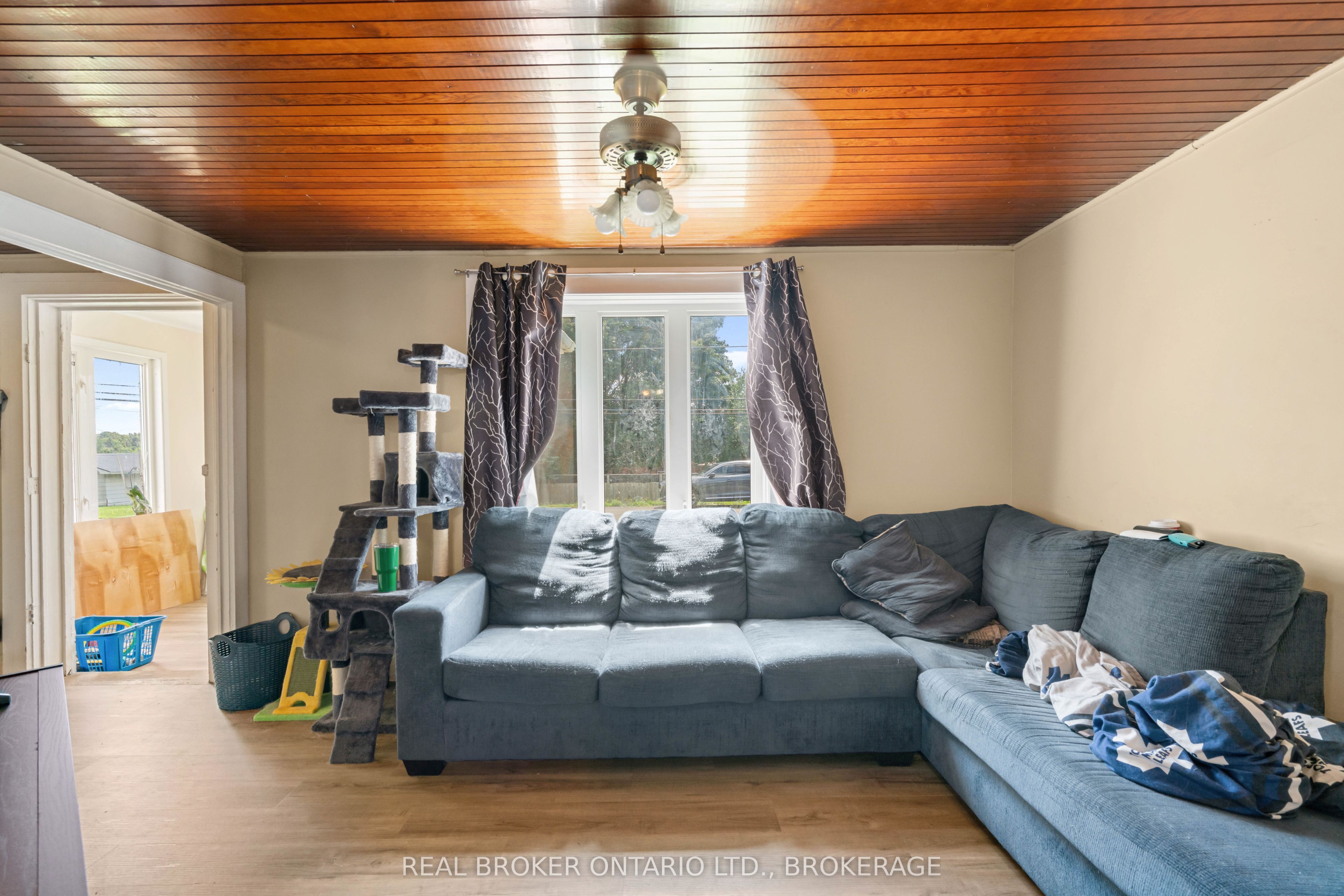 15631 Manning Road Property Photo 11