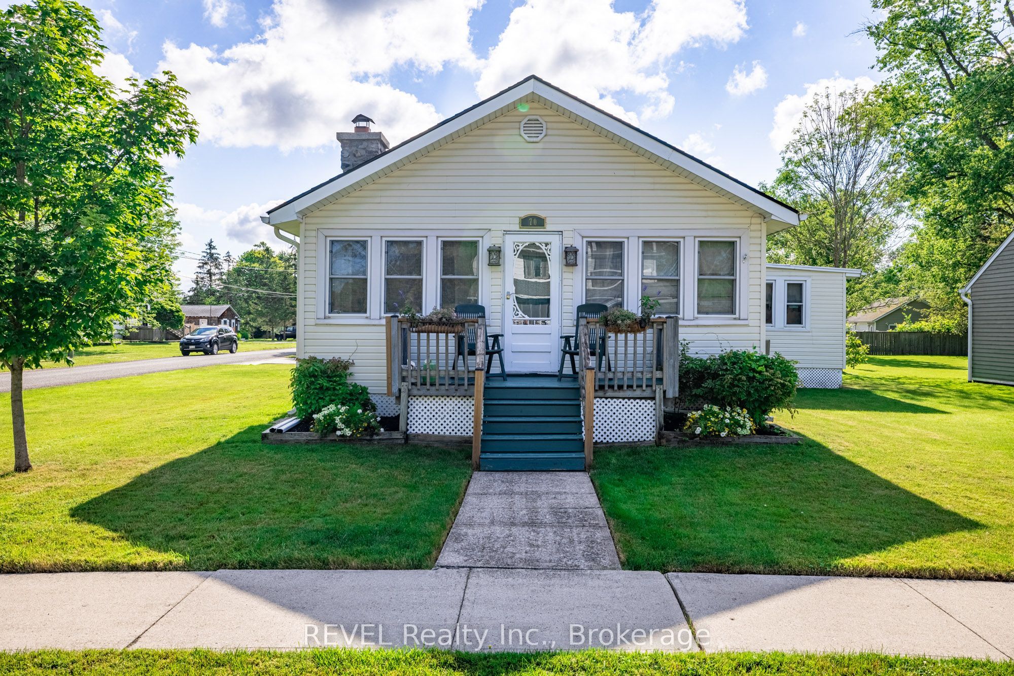 70 Bernard Avenue Property Photo 4